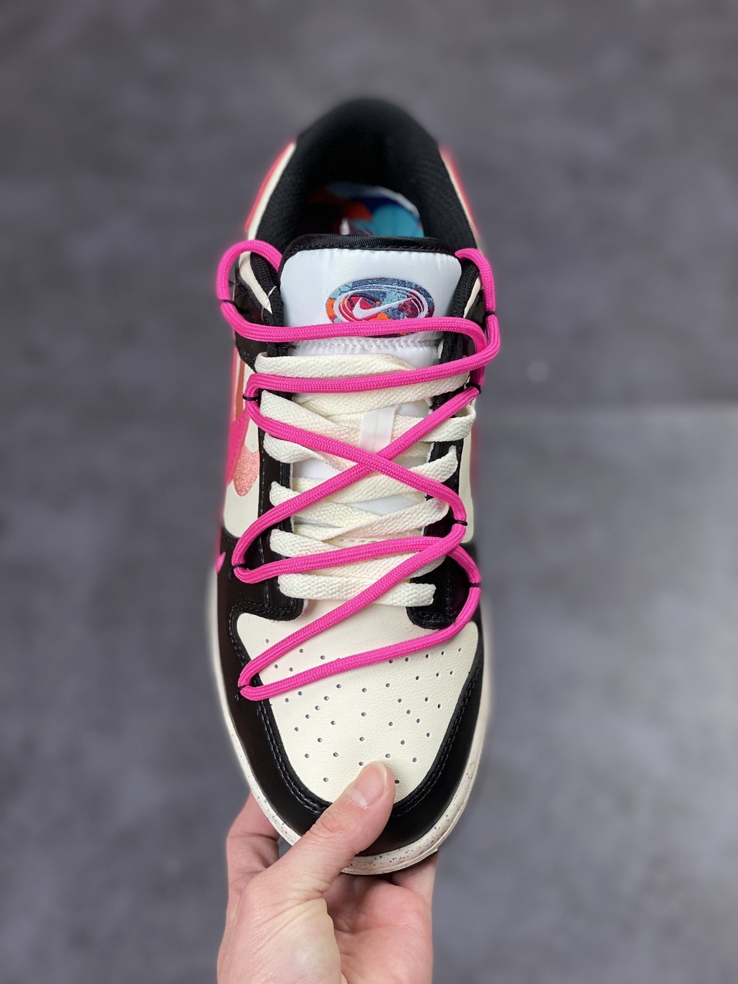 200 NIKE SB Dunk Low 黑粉绑带 FD4623-131