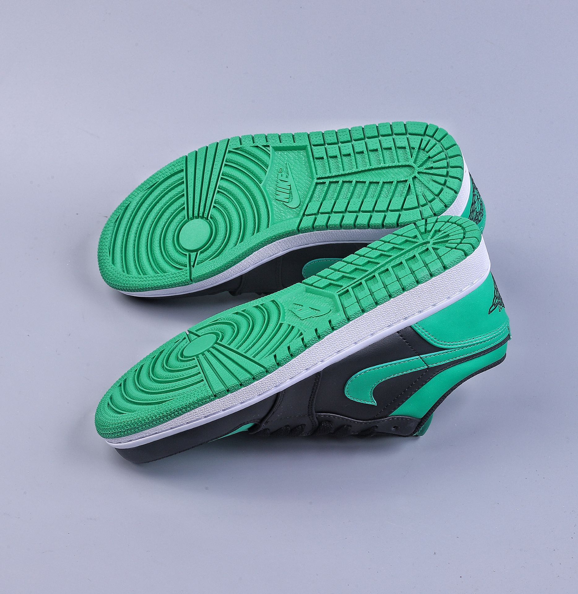 200 Air Jordan AJ1 Low 低帮系列 黑绿脚趾 553558-065
