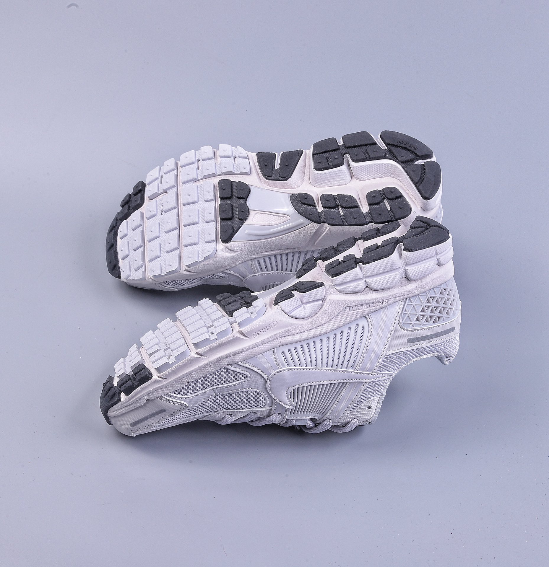 180 Nike Zoom Vomero 5 SP 佛莫罗5代系列经典复古休闲运动慢跑鞋BV1358-001