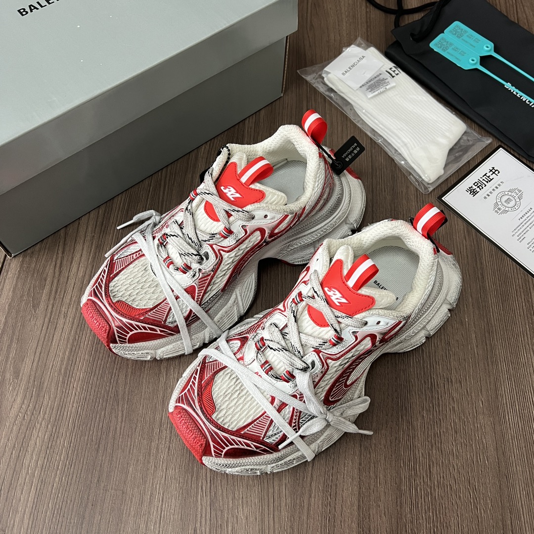 Balenciaga Balenciaga Phantom Sneaker 巴黎世家全新做旧十代白红潮流跑鞋 在延续 Track Trainer 户外轮廓和复杂鞋面结构的同时