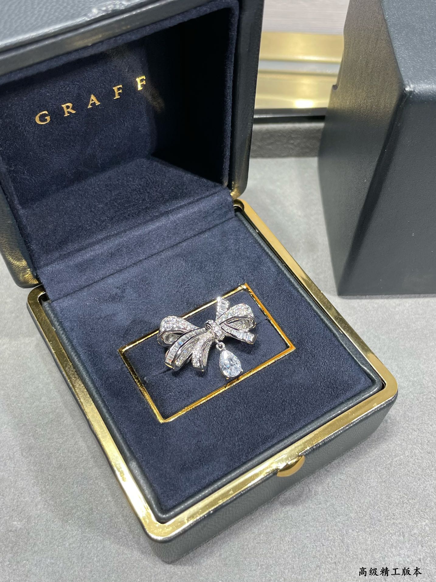 9️⃣2️⃣5️⃣（新升级版本） 码数：5678。格拉夫蝴蝶水滴戒指💍高级珠宝作品 线条灵动的蝴蝶结或