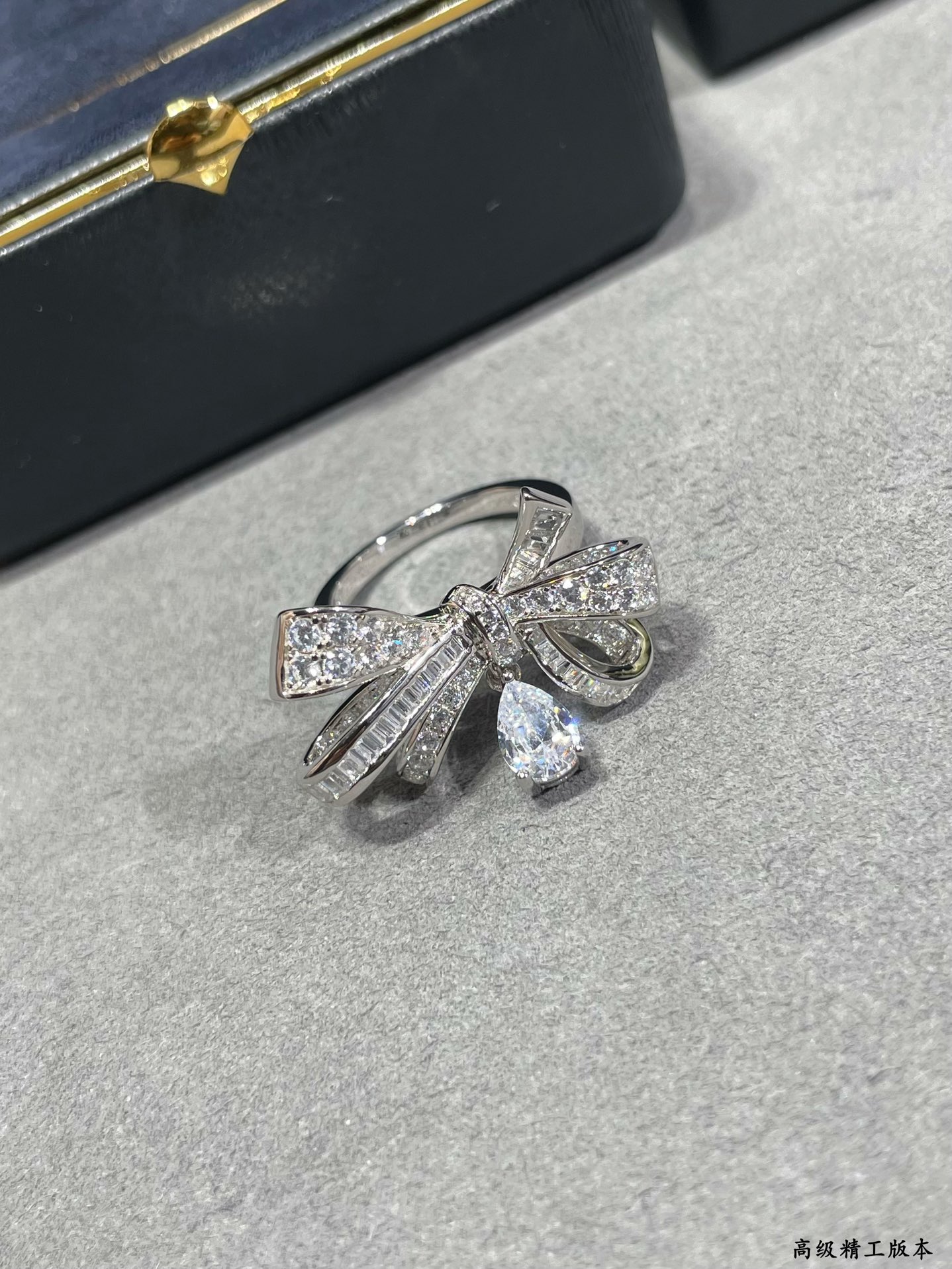  9️⃣2️⃣5️⃣（新升级版本） 码数：5678。格拉夫蝴蝶水滴戒指💍高级珠宝作品 线条灵动的蝴蝶结或