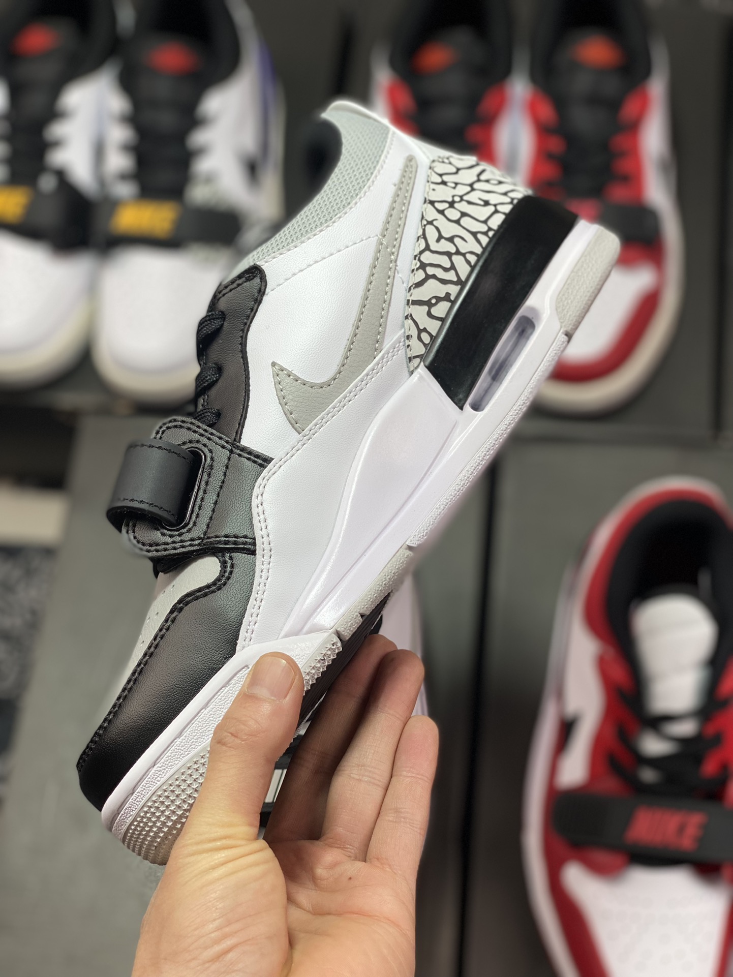 Nike Air Jordan Legacy 312 Low”Black/Light Smoke Grey”乔丹最强三合一混CD7069-105