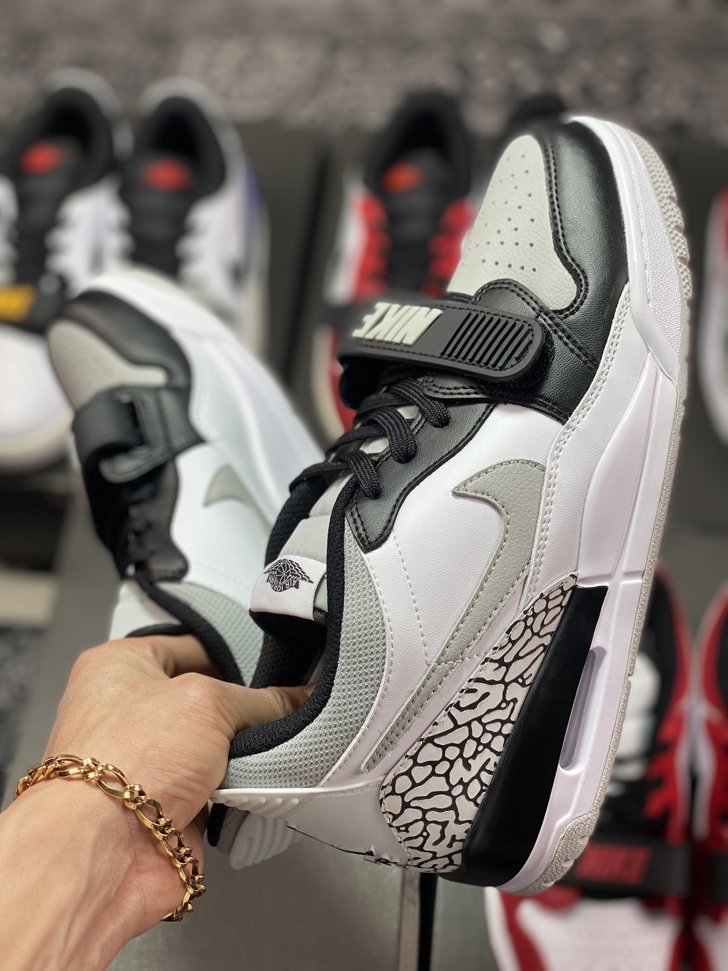 Nike Air Jordan Legacy 312 Low”Black/Light Smoke Grey”乔丹最强三合一混CD7069-105