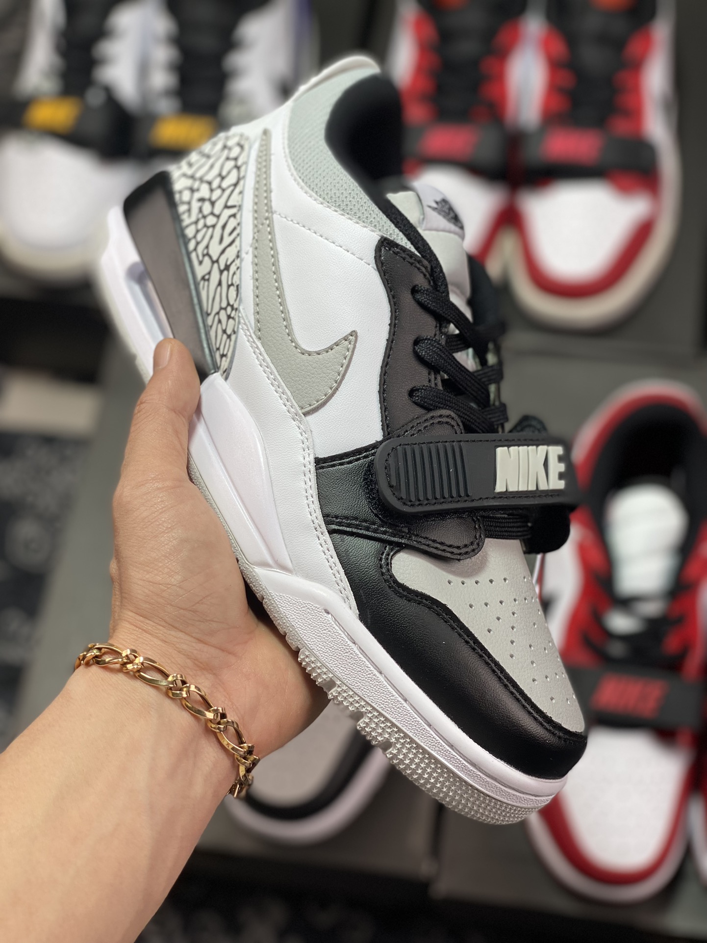 Nike Air Jordan Legacy 312 Low”Black/Light Smoke Grey”乔丹最强三合一混CD7069-105