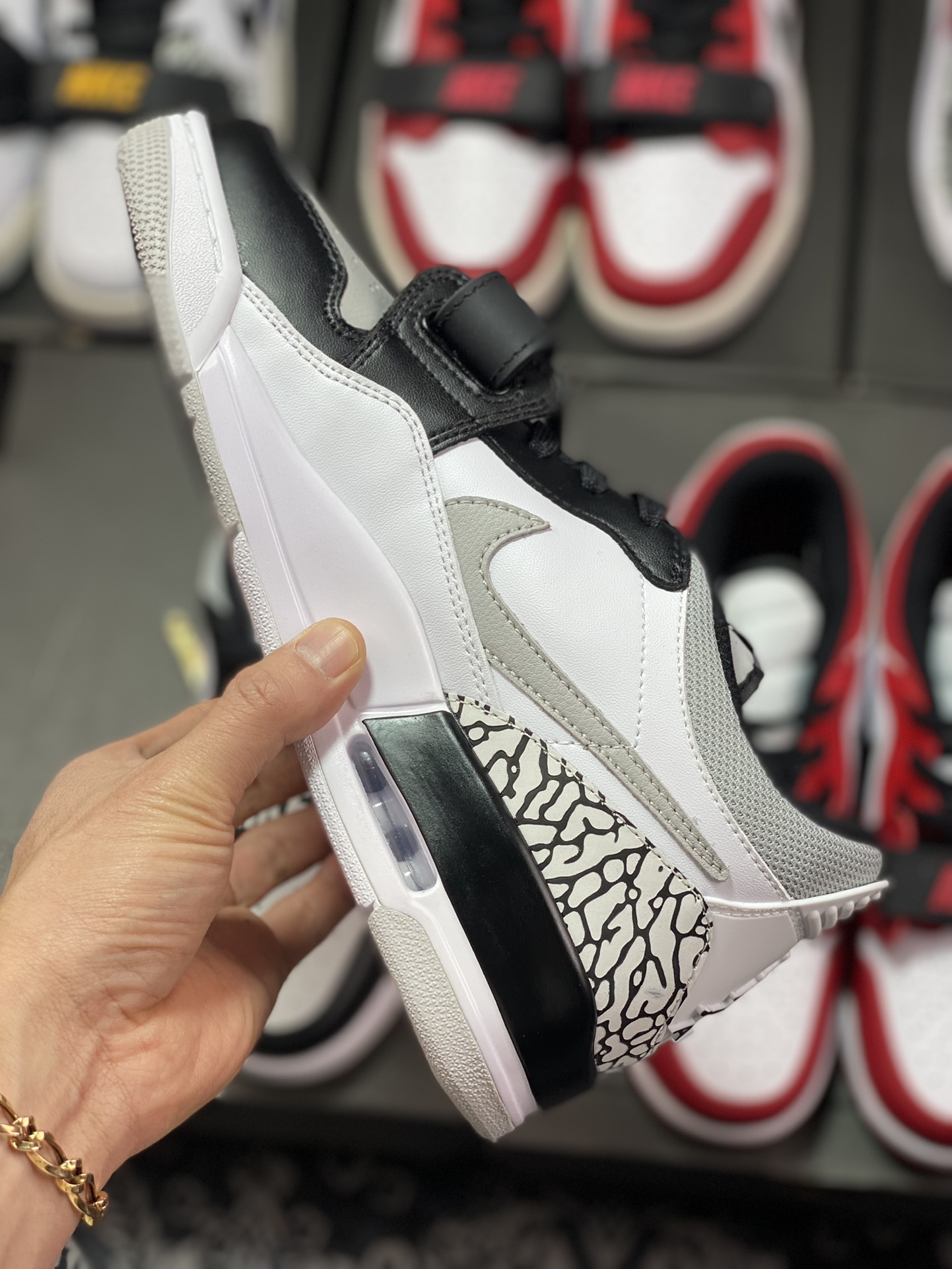 Nike Air Jordan Legacy 312 Low”Black/Light Smoke Grey”乔丹最强三合一混CD7069-105