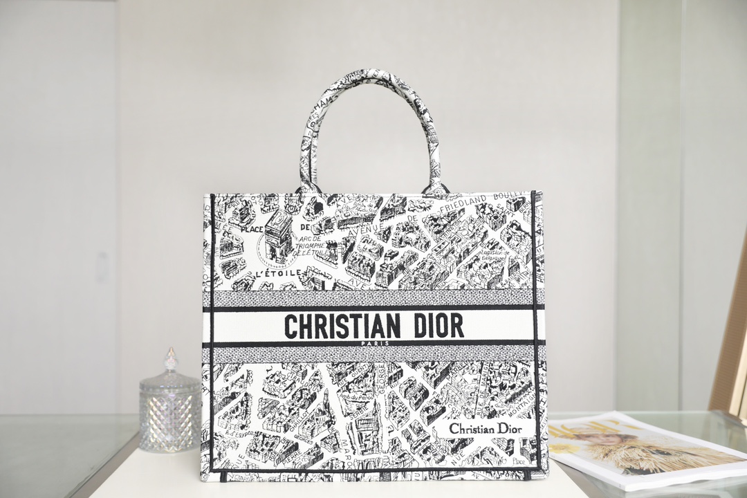 What Best Designer Replicas
 Dior Tote Bags Black White Embroidery