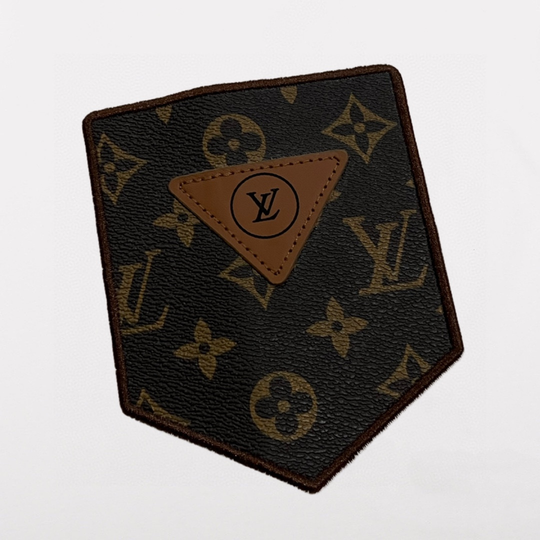 170 - Louis Vuitton/路易威登23SSLV限定秀款老花贴皮口袋短袖T恤