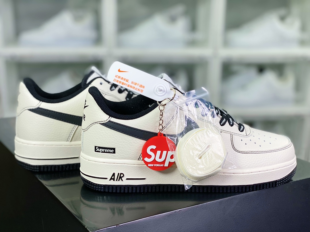 240 Supreme x 【Nike】 Air Force 1 07 Low”Supreme”空军一号板鞋“荔枝皮米白黑Sup”SU0220-003