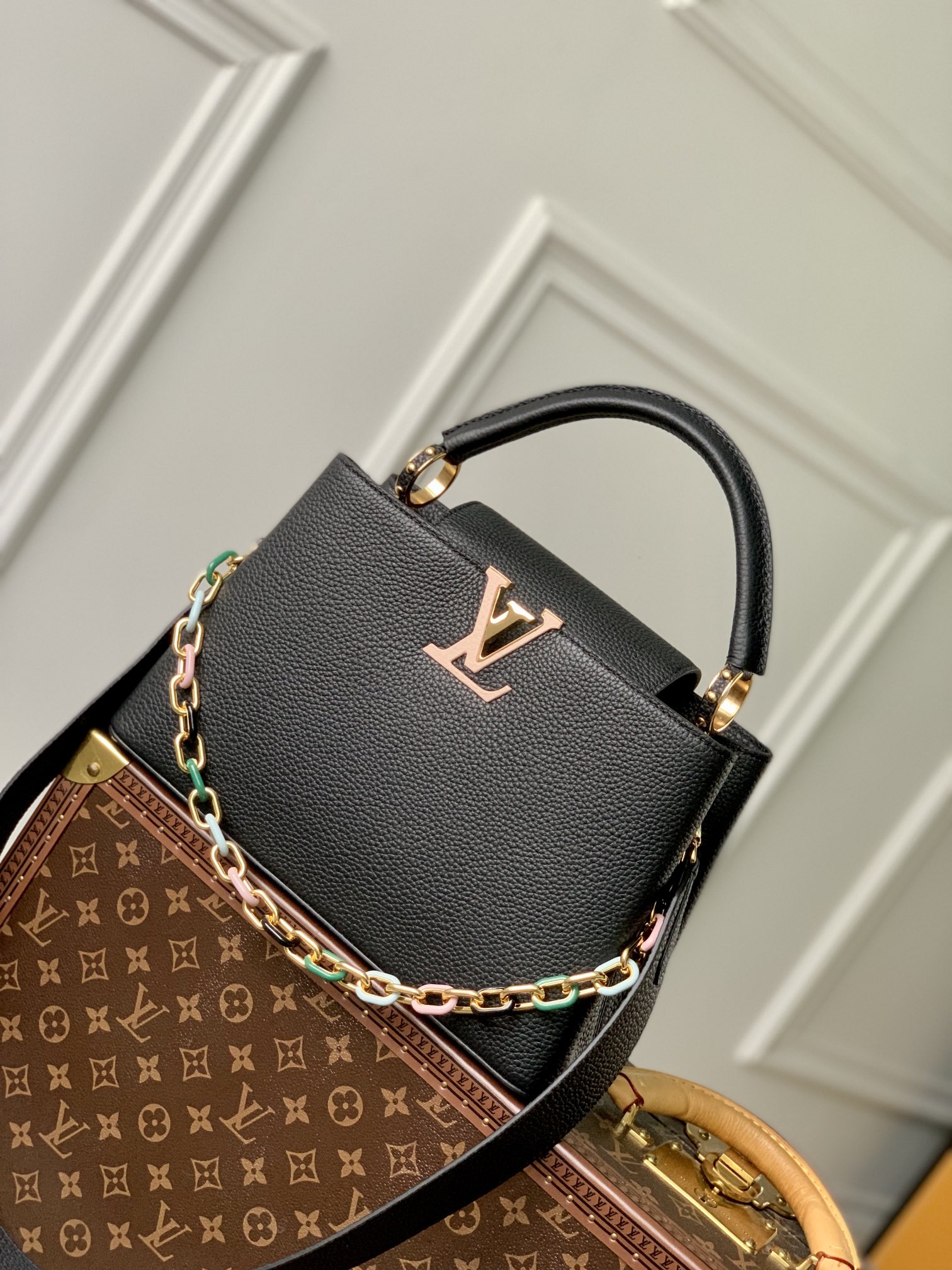 Louis Vuitton LV Capucines Bags Handbags Black Gold Hardware Taurillon Resin Chains M21798