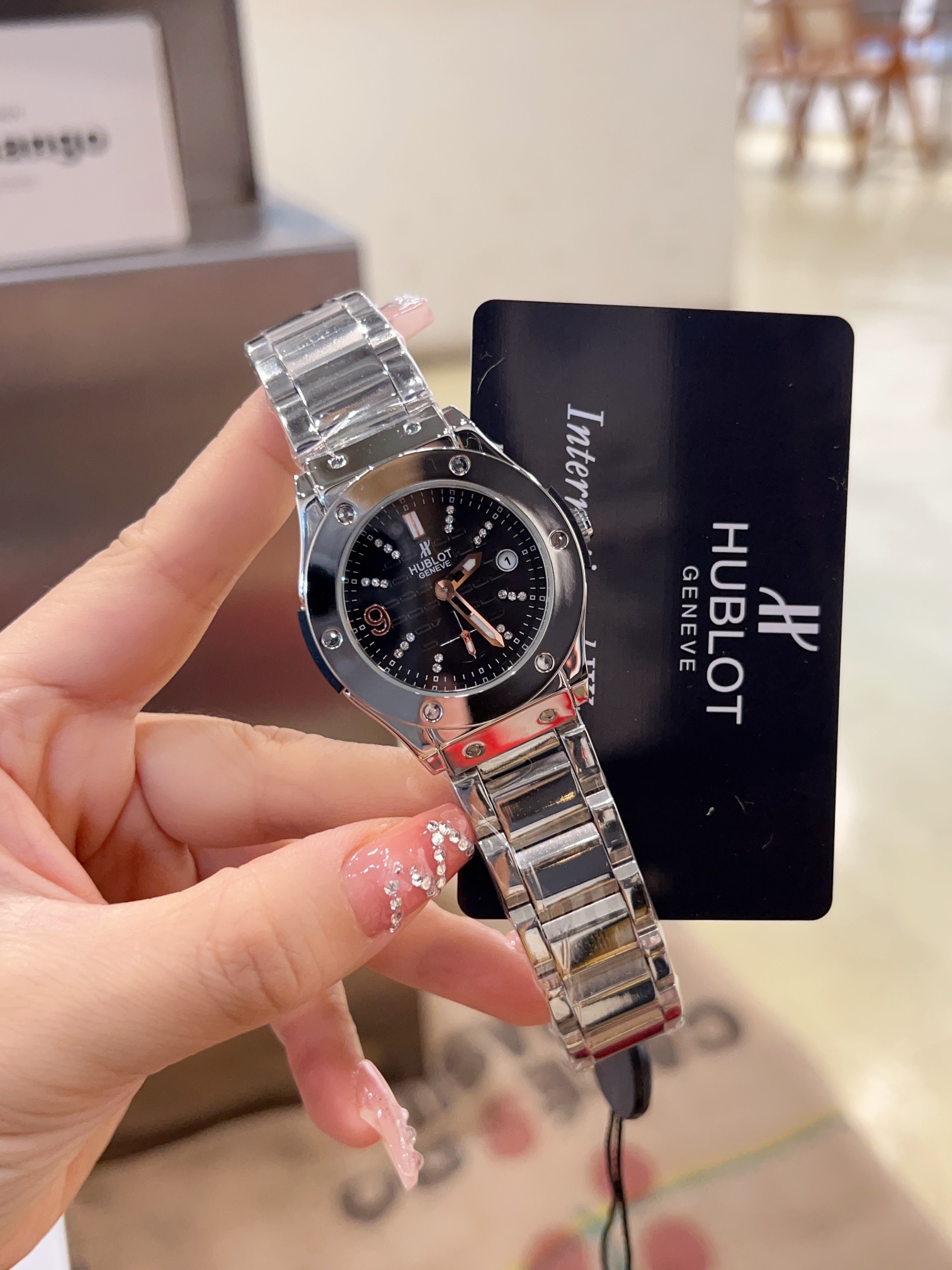 Hublot’s New 36mm Timewatch: Subverting Rules with Love and Style - 图片 3