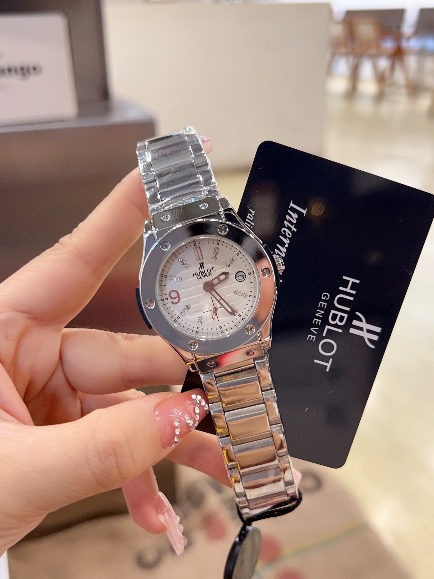 Hublot’s New 36mm Timewatch: Subverting Rules with Love and Style - 图片 4