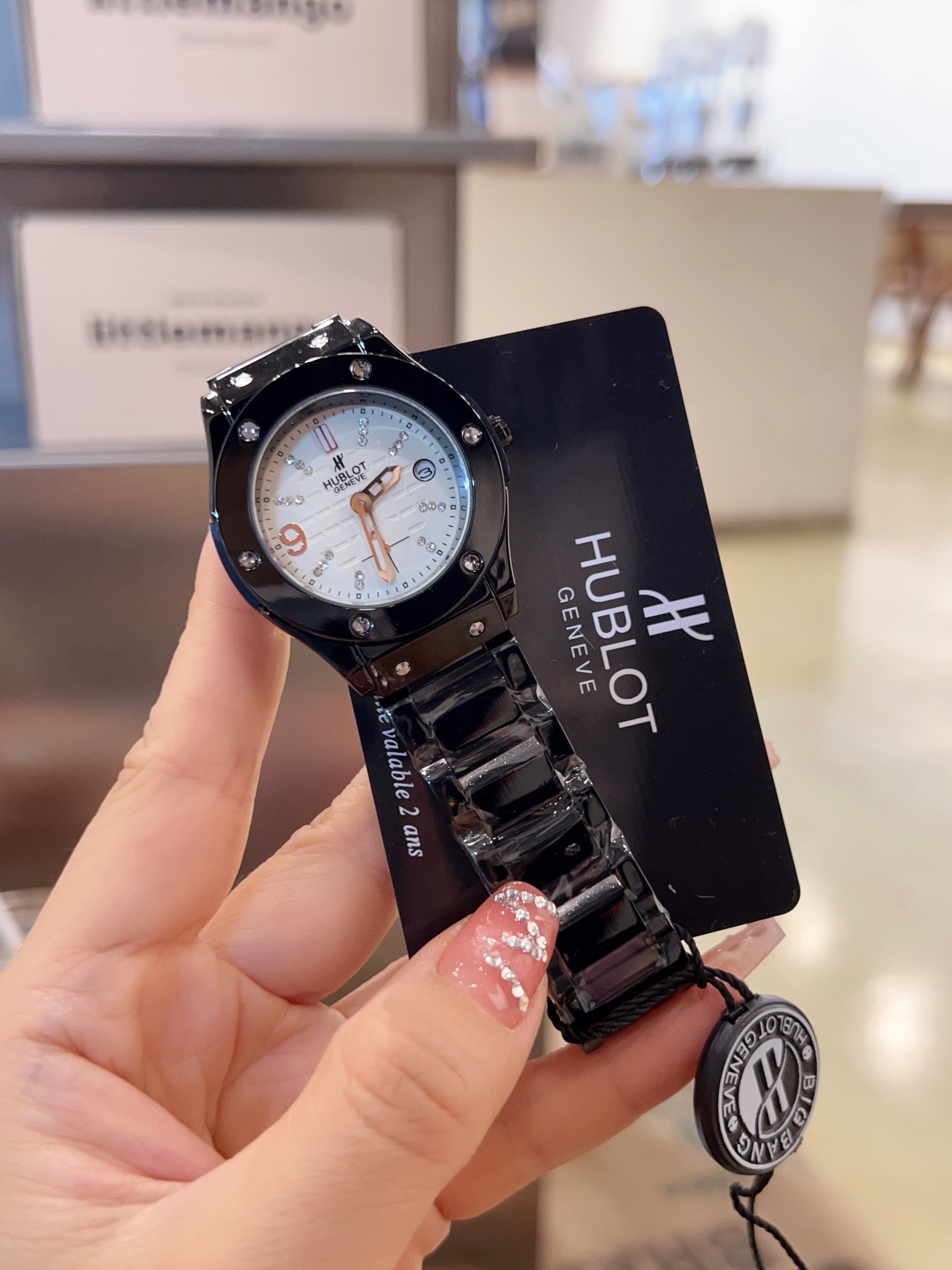 Hublot’s New 36mm Timewatch Subverts Rules with Love and Surprise - 图片 4