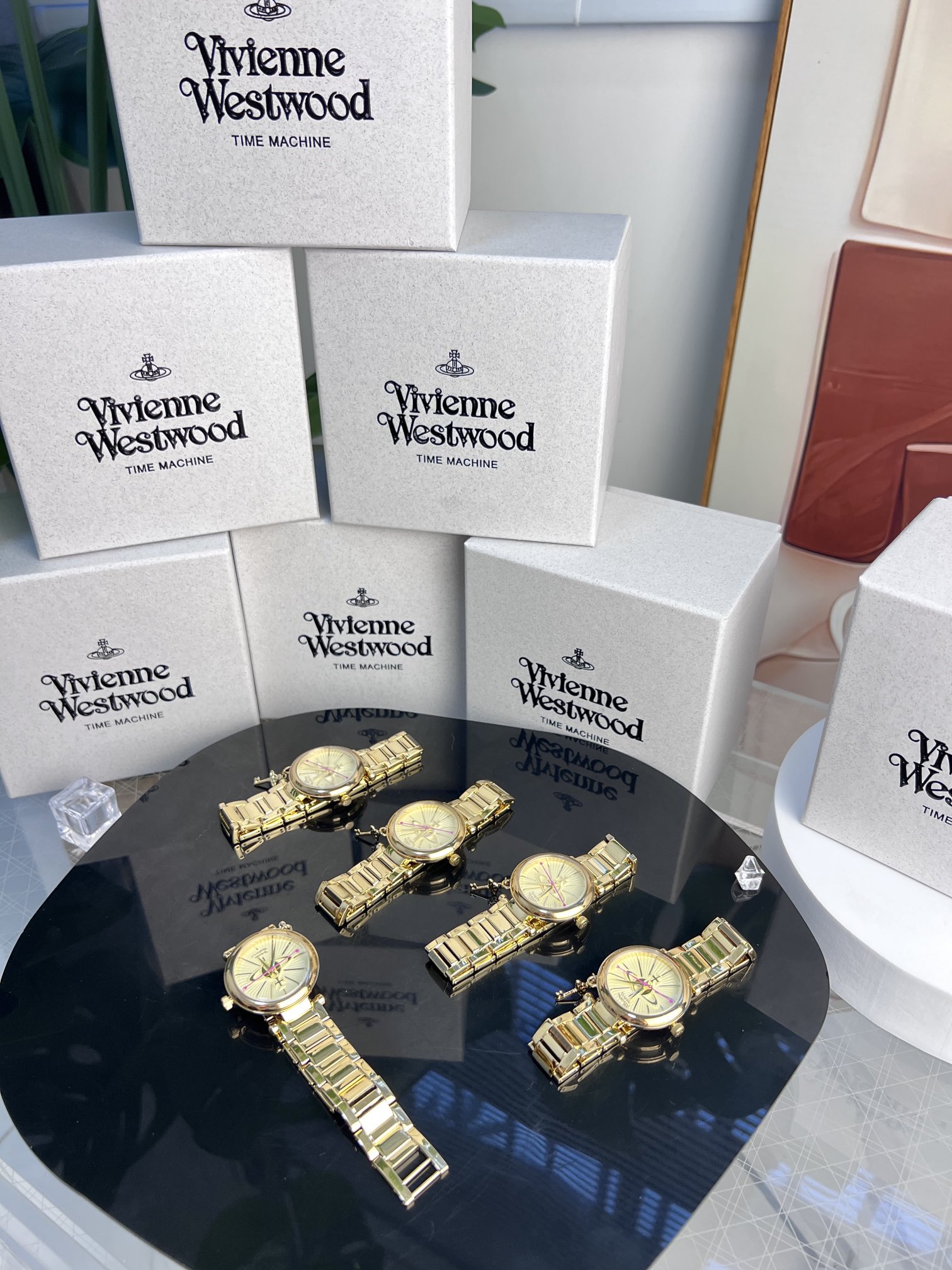 Часы Vivienne Westwood