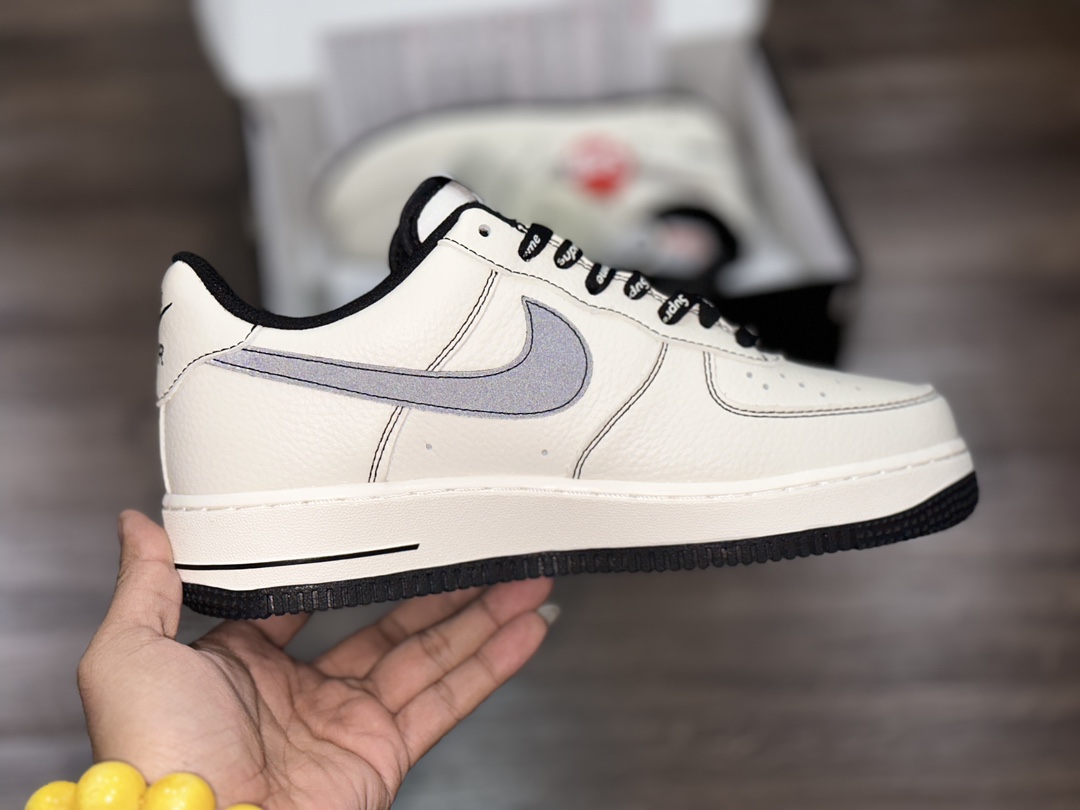 240 Nike Air Force 1 LOW 空军一号低帮运动鞋  SU0220-003