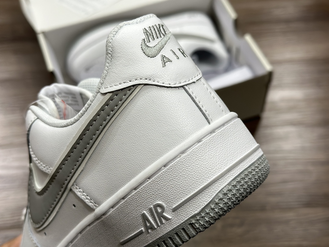 220 Nike Air Force 1 LOW 空军一号低帮运动鞋 CV5696-961