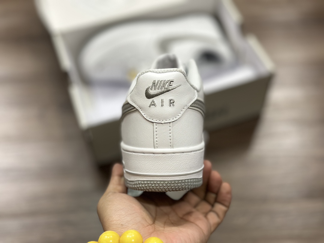 220 Nike Air Force 1 LOW 空军一号低帮运动鞋 CV5696-961