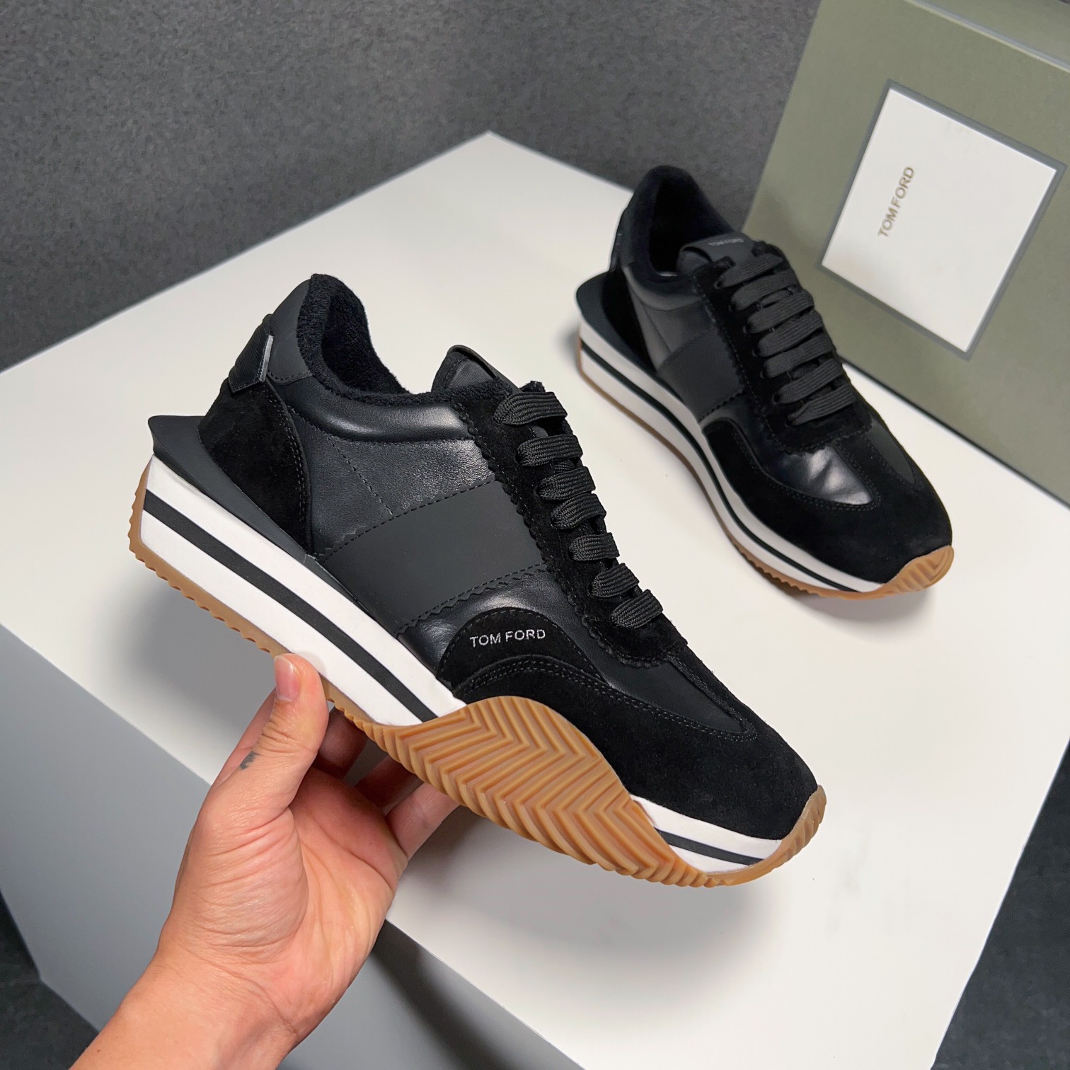 Classic Tomford zapatos de los hombres Eco Sneaker - Top de la línea es ahora nuevo y listo para la 