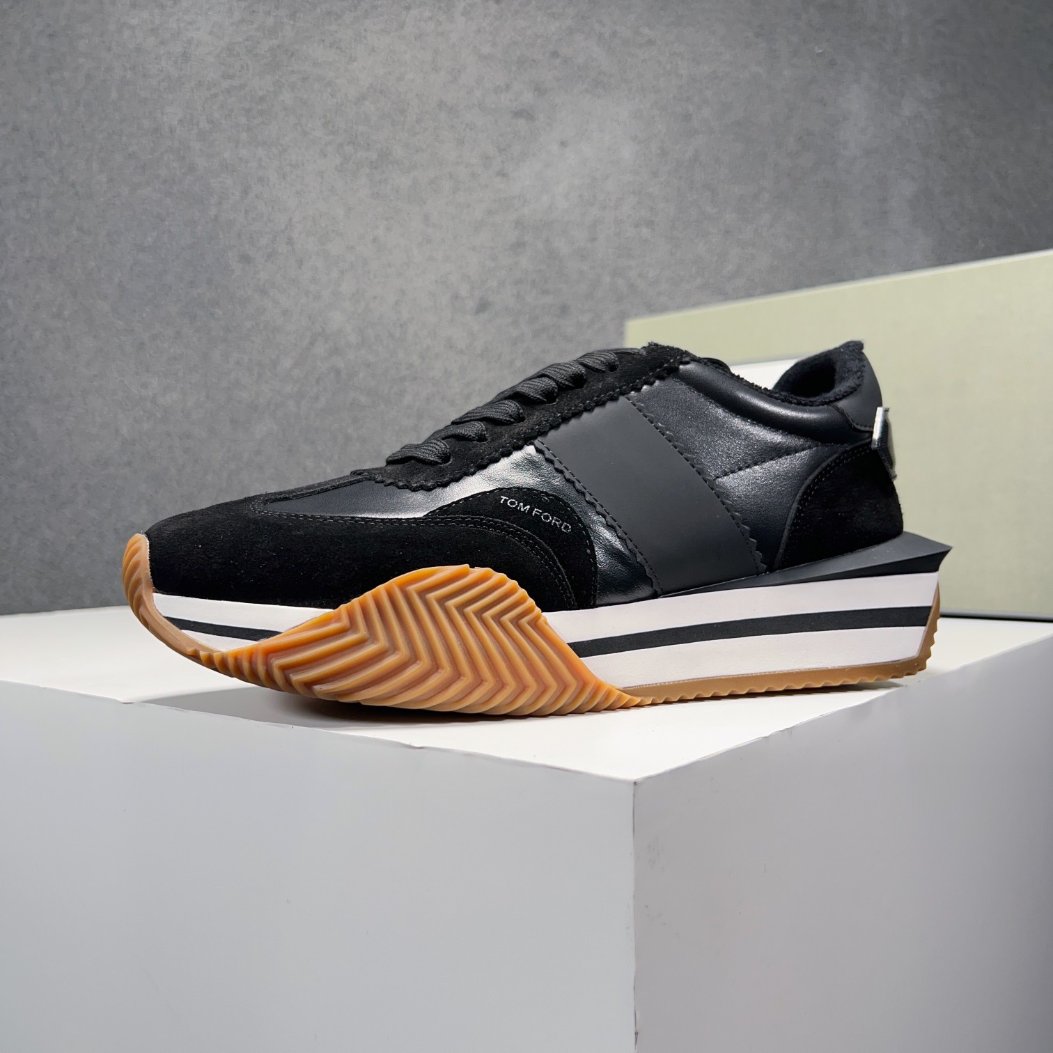 Classic Tomford zapatos de los hombres Eco Sneaker - Top de la línea es ahora nuevo y listo para la 