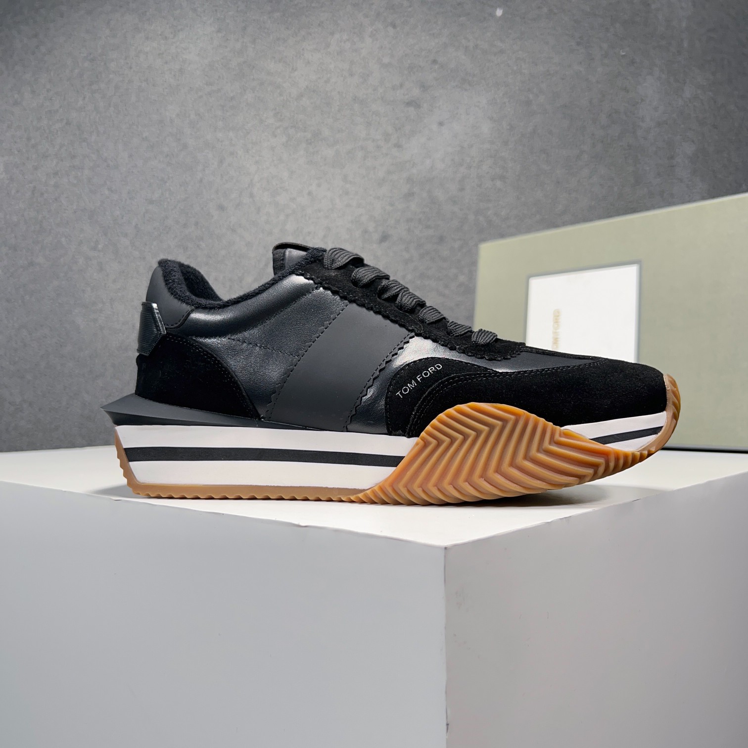 Classic Tomford zapatos de los hombres Eco Sneaker - Top de la línea es ahora nuevo y listo para la 