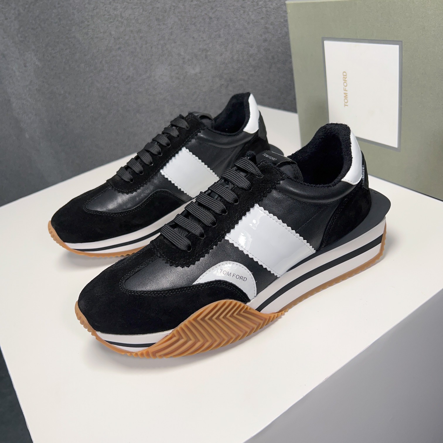 Classic Tomford zapatos de los hombres Eco Sneaker - Top de la línea es ahora nuevo y listo para la 