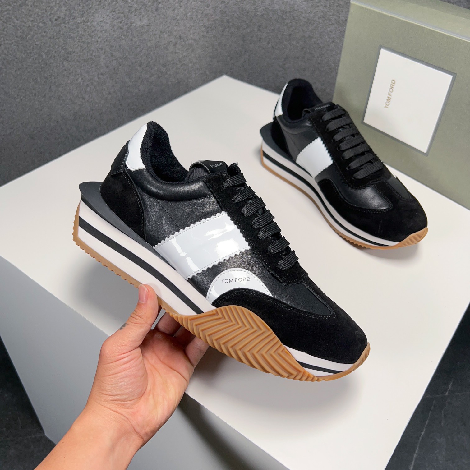 Classic Tomford zapatos de los hombres Eco Sneaker - Top de la línea es ahora nuevo y listo para la 