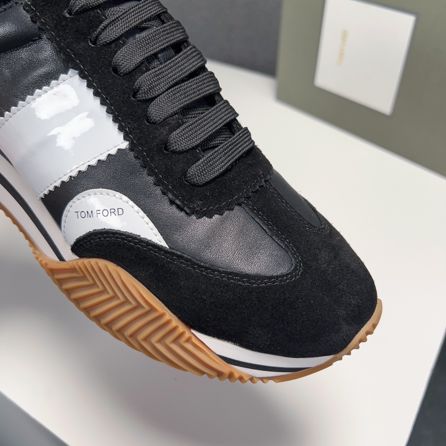 Classic Tomford zapatos de los hombres Eco Sneaker - Top de la línea es ahora nuevo y listo para la 