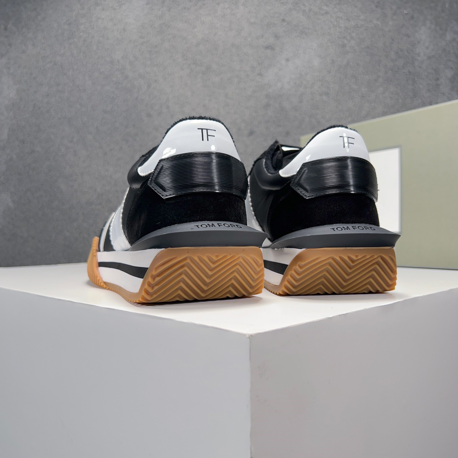 Classic Tomford zapatos de los hombres Eco Sneaker - Top de la línea es ahora nuevo y listo para la 