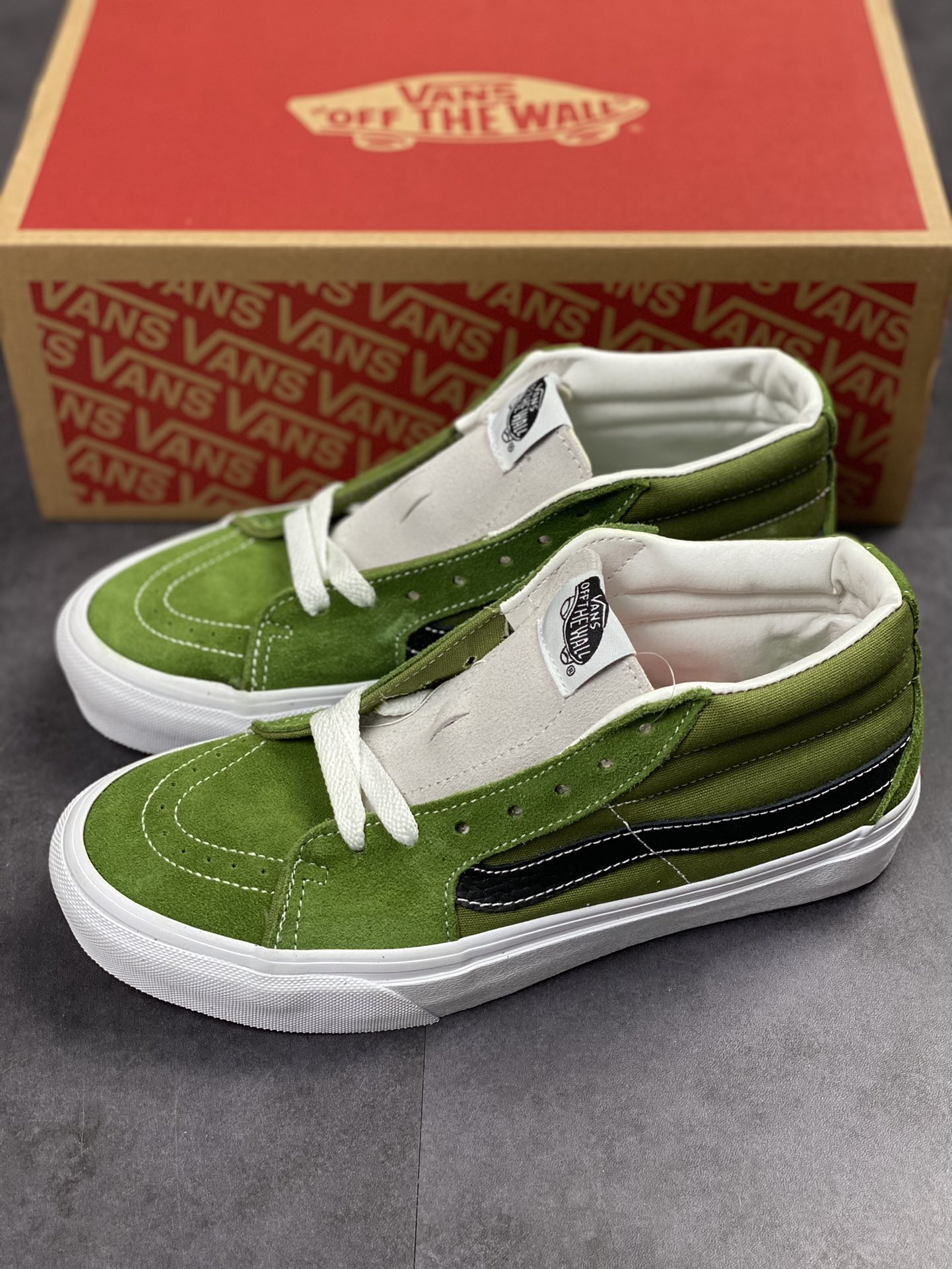 140 Vans Sk8 Mid 万斯中帮系列牛油果绿黑条休闲板鞋