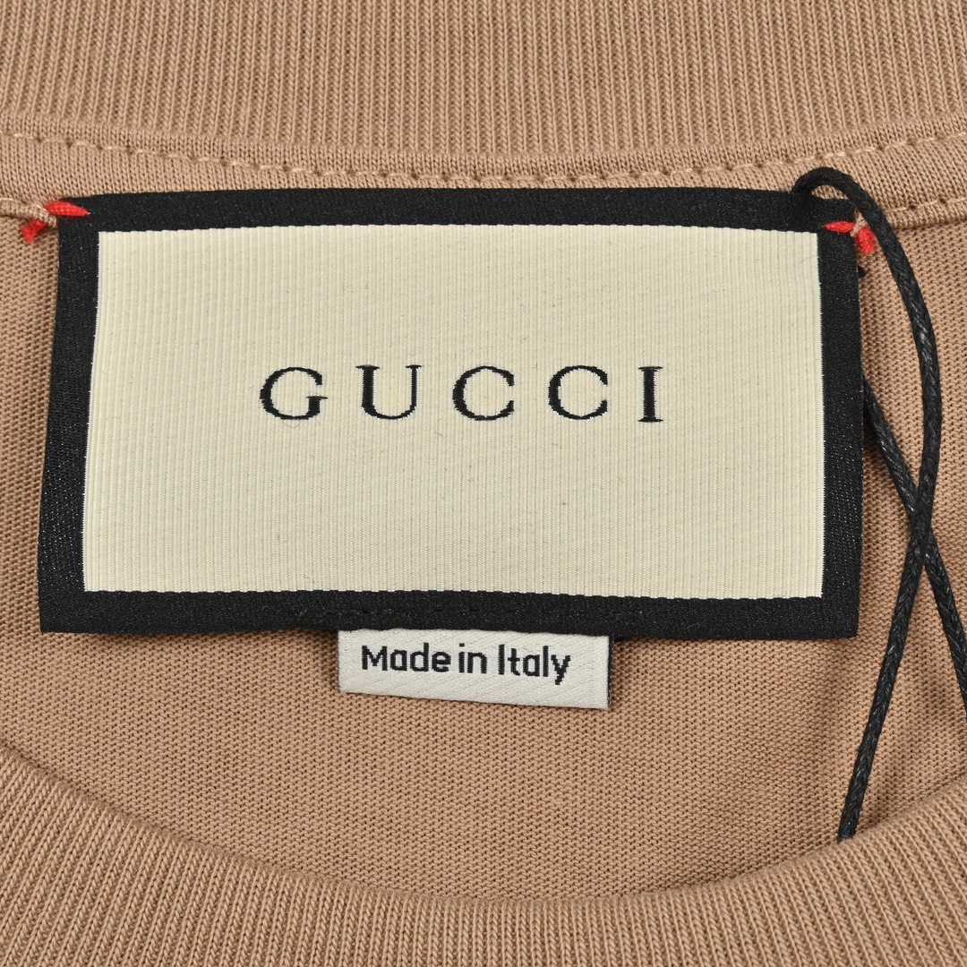 Gucci 古驰 23SS春夏闪电字母Logo印花短袖