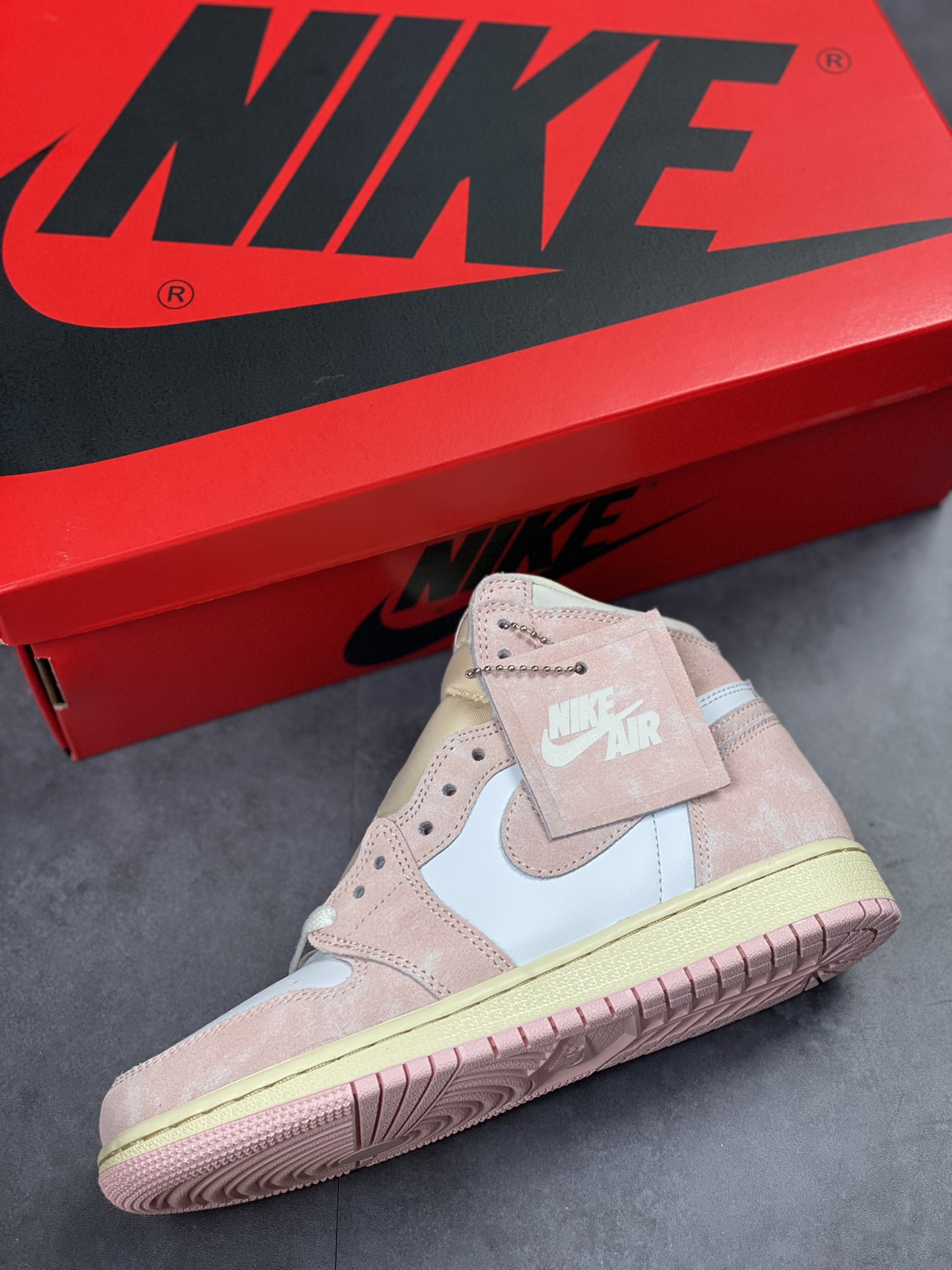 300 Air Jordan 1 High OG "Washed Pink" 水洗粉白 FD2596-600