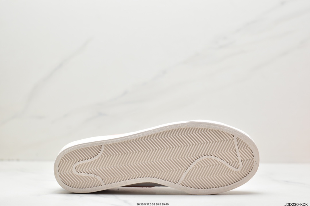 130 耐克 Nike Blazer Low‘77 VNTG 开拓者系列 低帮板鞋FJ0292-102