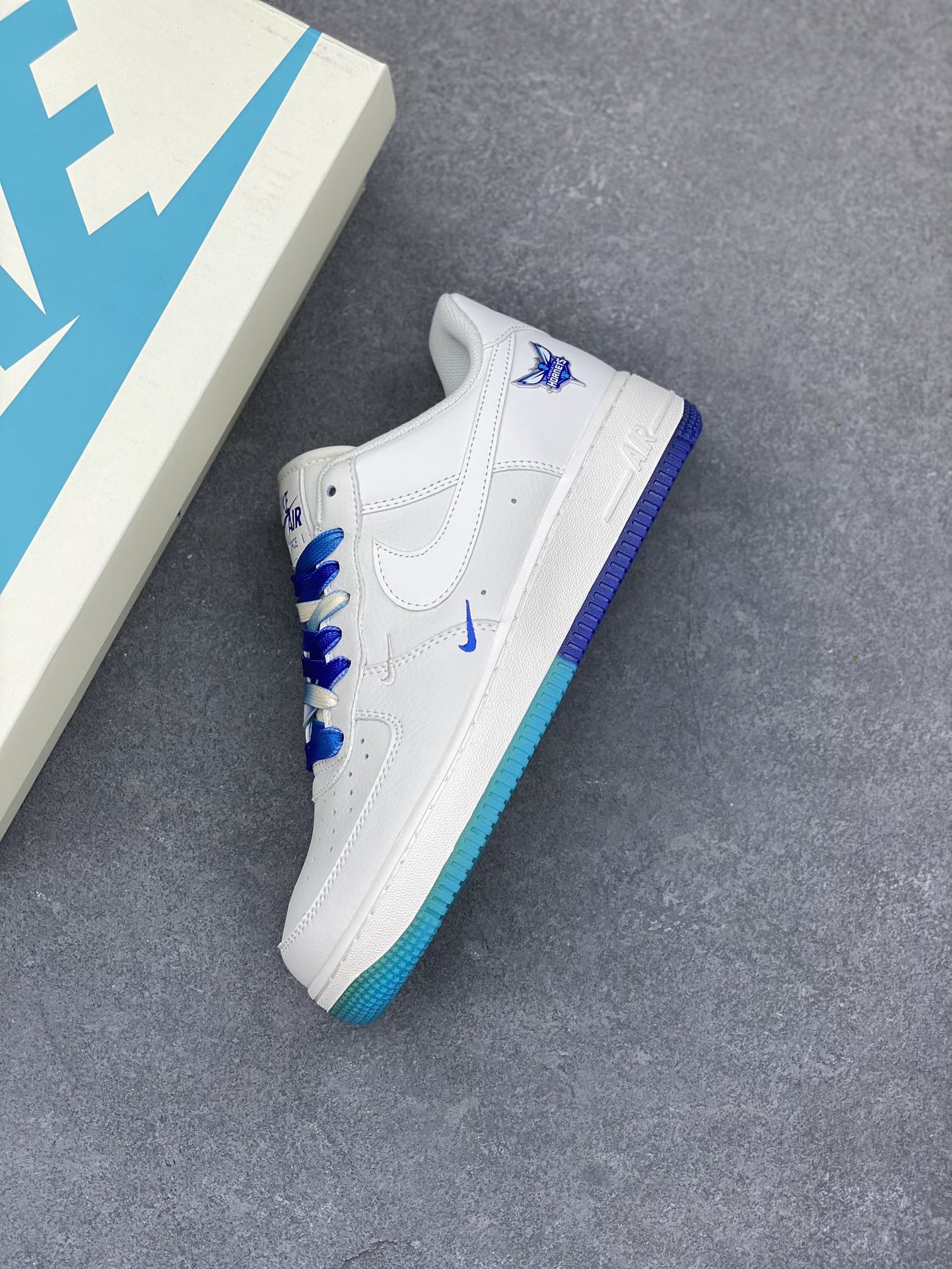 Nike Air Force 1 Low '07 'New Orleans Hornets' Limited Edition Sneakers 8 i1680549514 1426 6