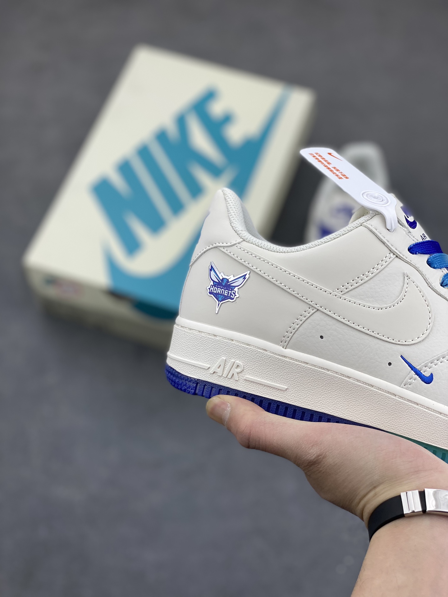 Nike Air Force 1 Low '07 'New Orleans Hornets' Limited Edition Sneakers 6 i1680549514 2292 4