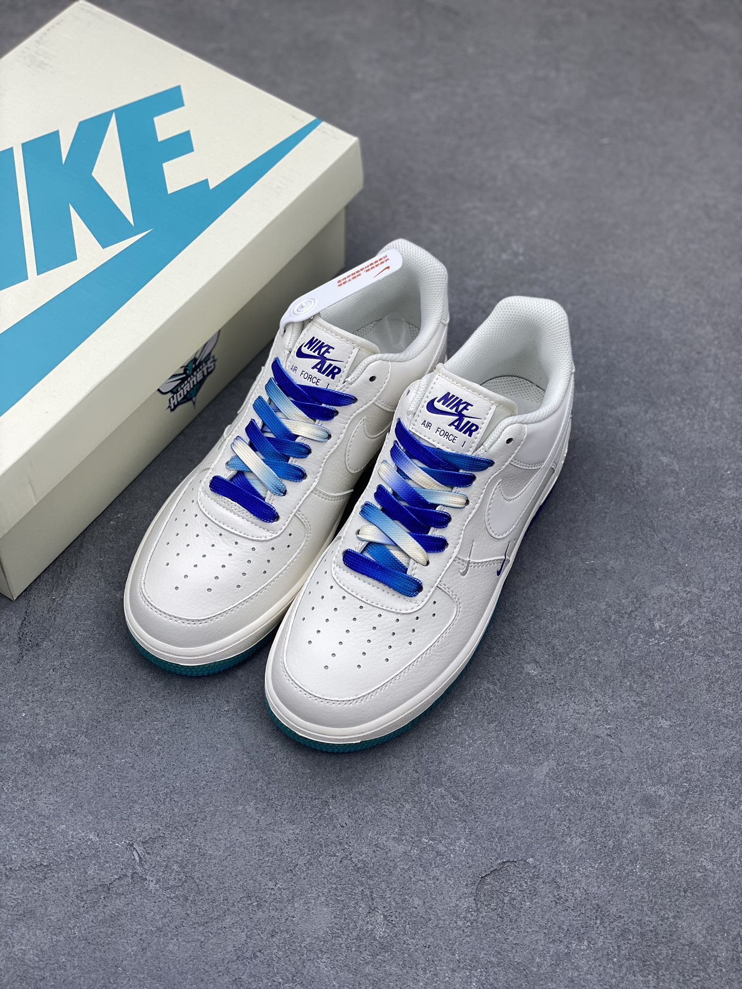 Nike Air Force 1 Low '07 'New Orleans Hornets' Limited Edition Sneakers 9 i1680549514 7041 7