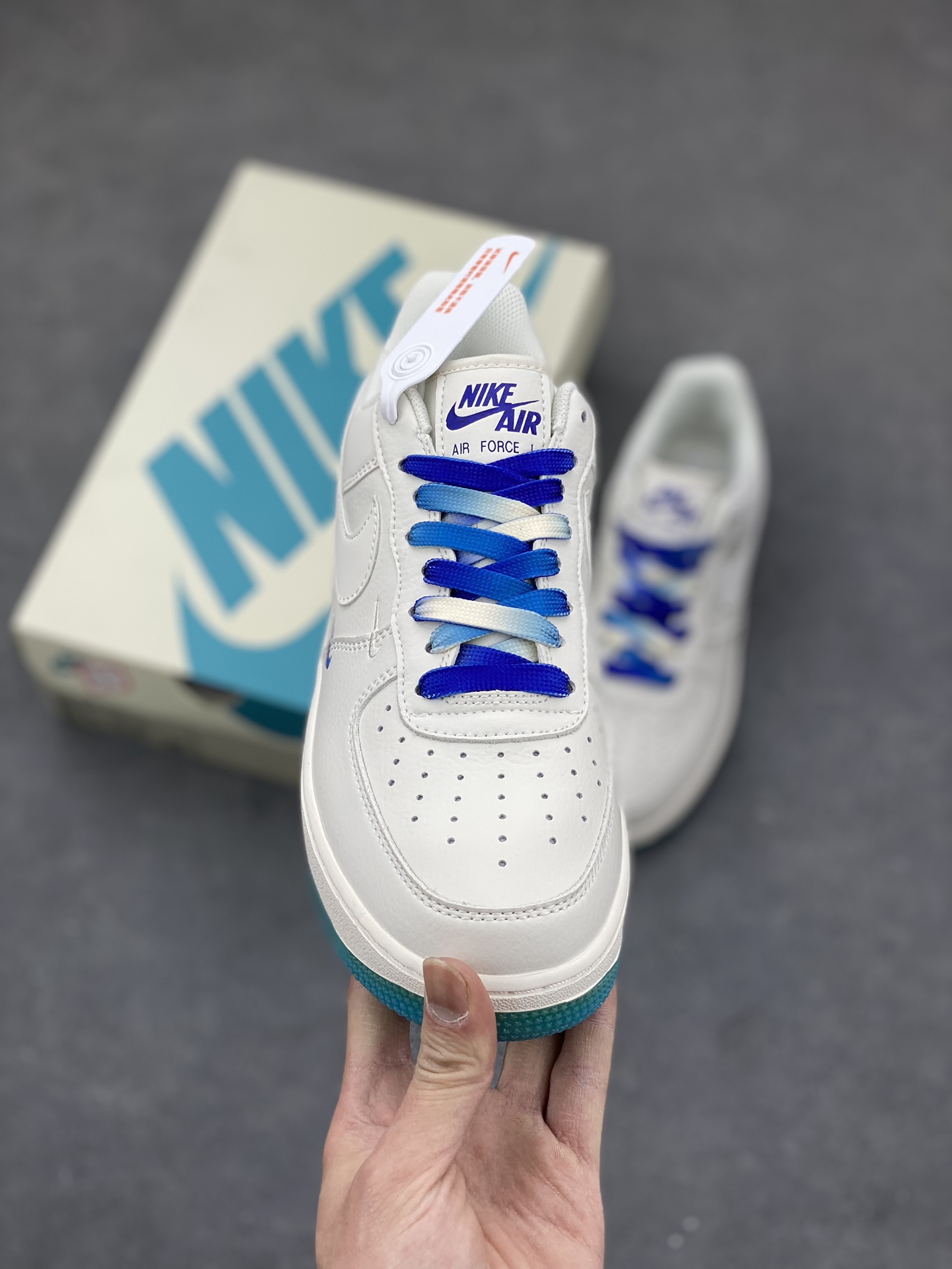 Nike Air Force 1 Low '07 'New Orleans Hornets' Limited Edition Sneakers 3 i1680549514 8900 1