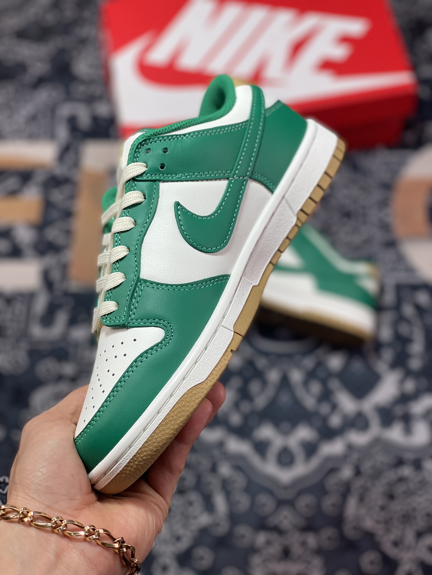 Nike SB Dunk Low”Gold Green”扣篮系列低帮板鞋“白绿金”FB7173-131