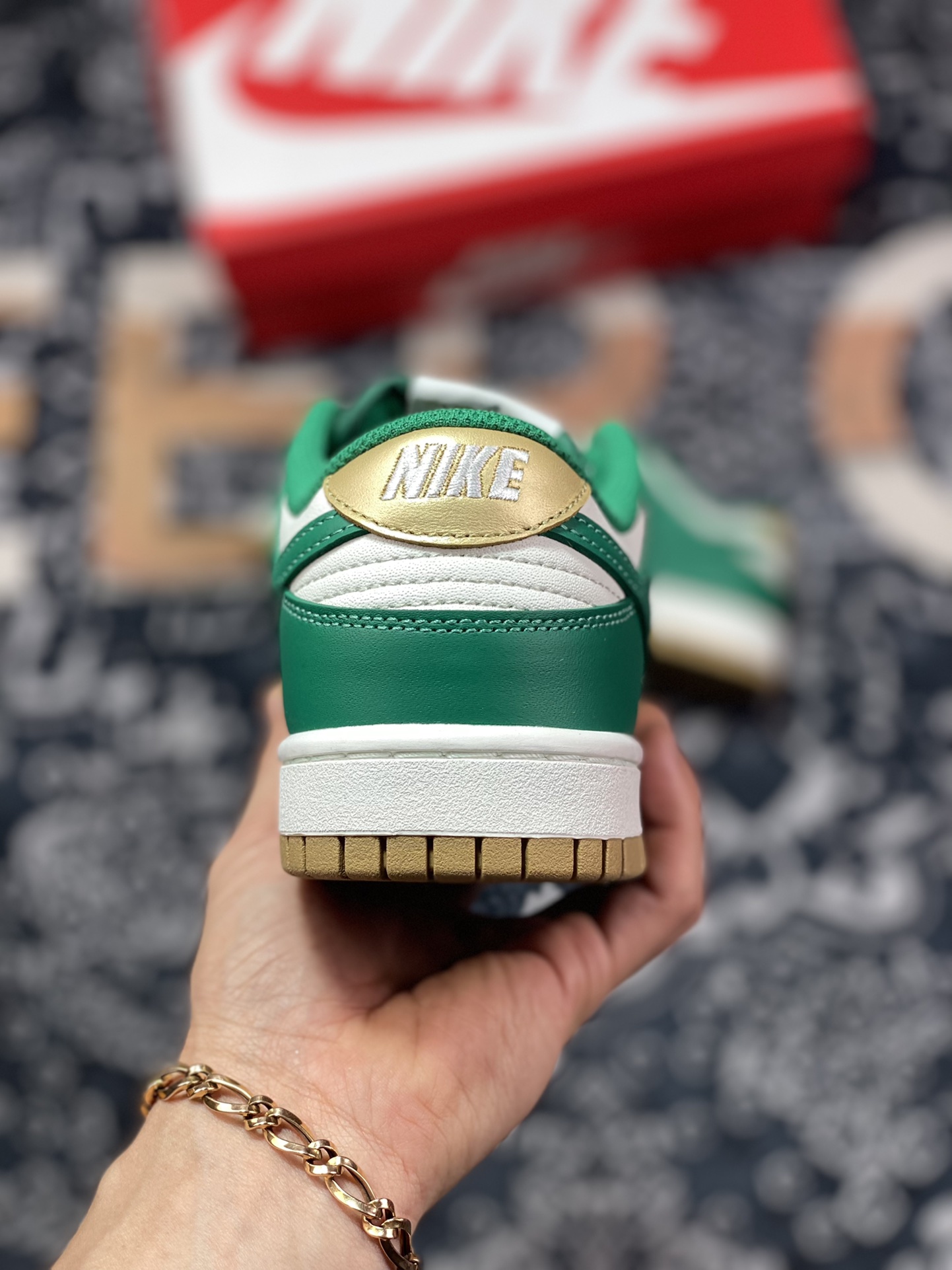 Nike SB Dunk Low”Gold Green”扣篮系列低帮板鞋“白绿金”FB7173-131