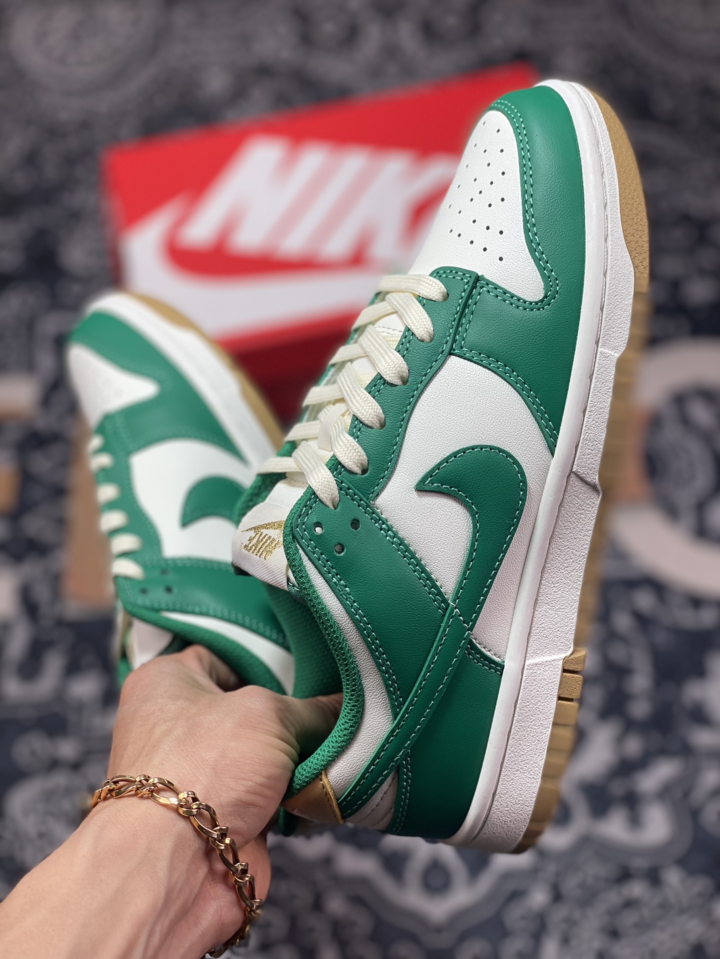 Nike SB Dunk Low”Gold Green”扣篮系列低帮板鞋“白绿金”FB7173-131