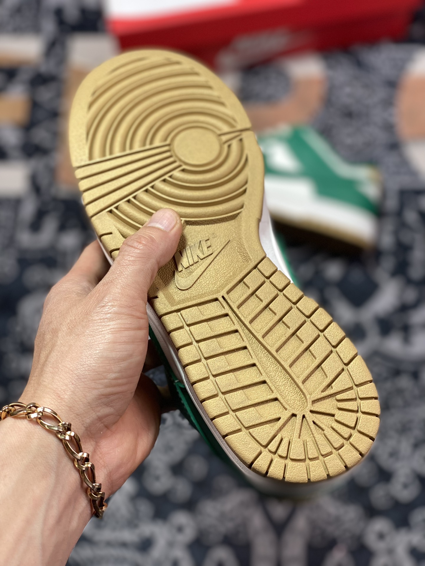 Nike SB Dunk Low”Gold Green”扣篮系列低帮板鞋“白绿金”FB7173-131
