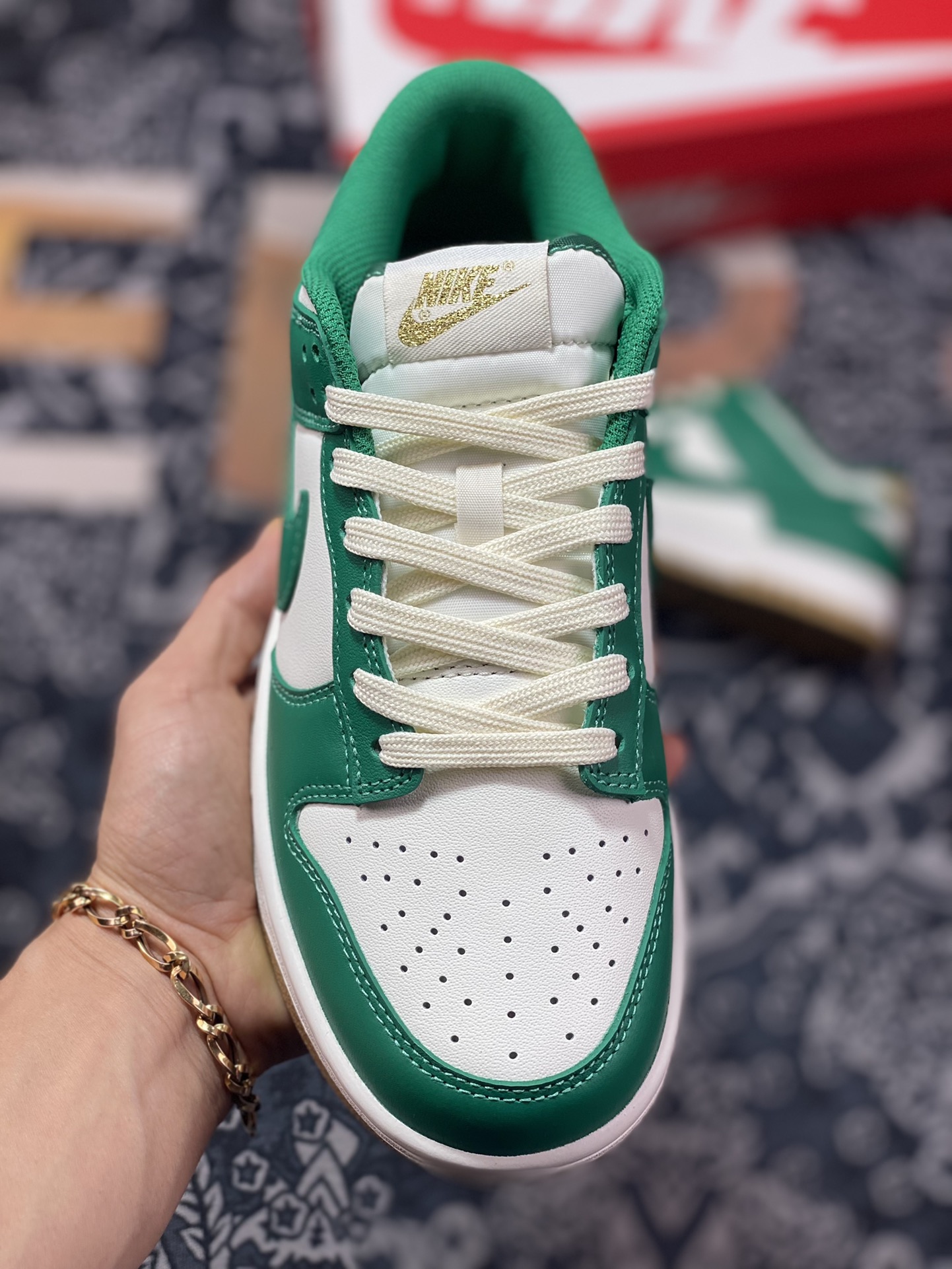 Nike SB Dunk Low”Gold Green”扣篮系列低帮板鞋“白绿金”FB7173-131