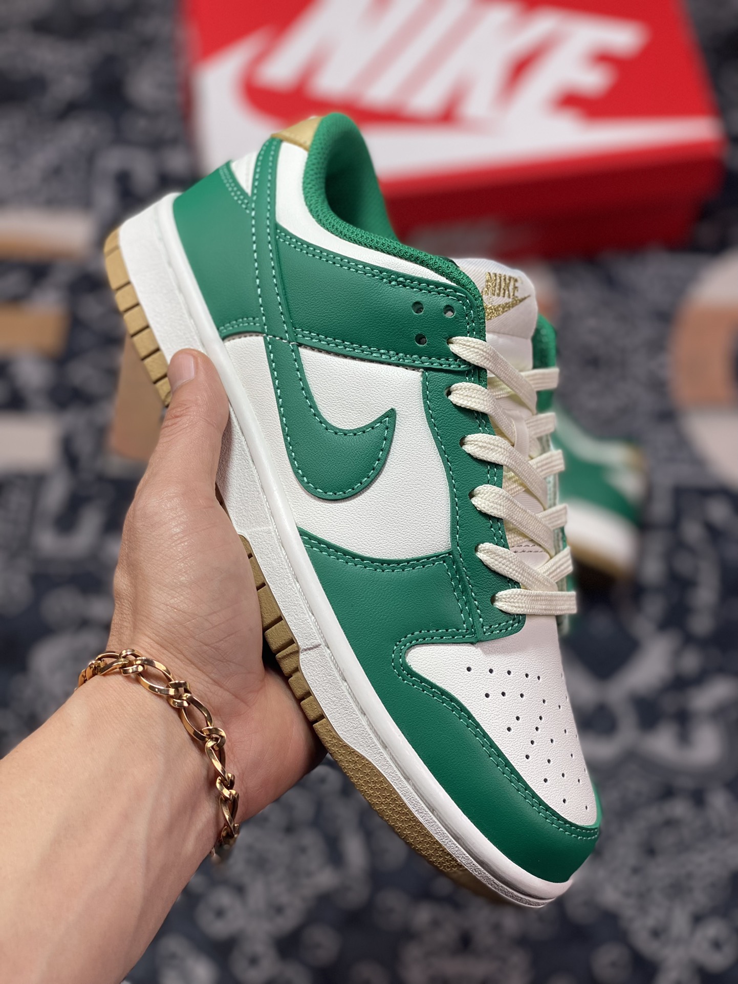 Nike SB Dunk Low”Gold Green”扣篮系列低帮板鞋“白绿金”FB7173-131
