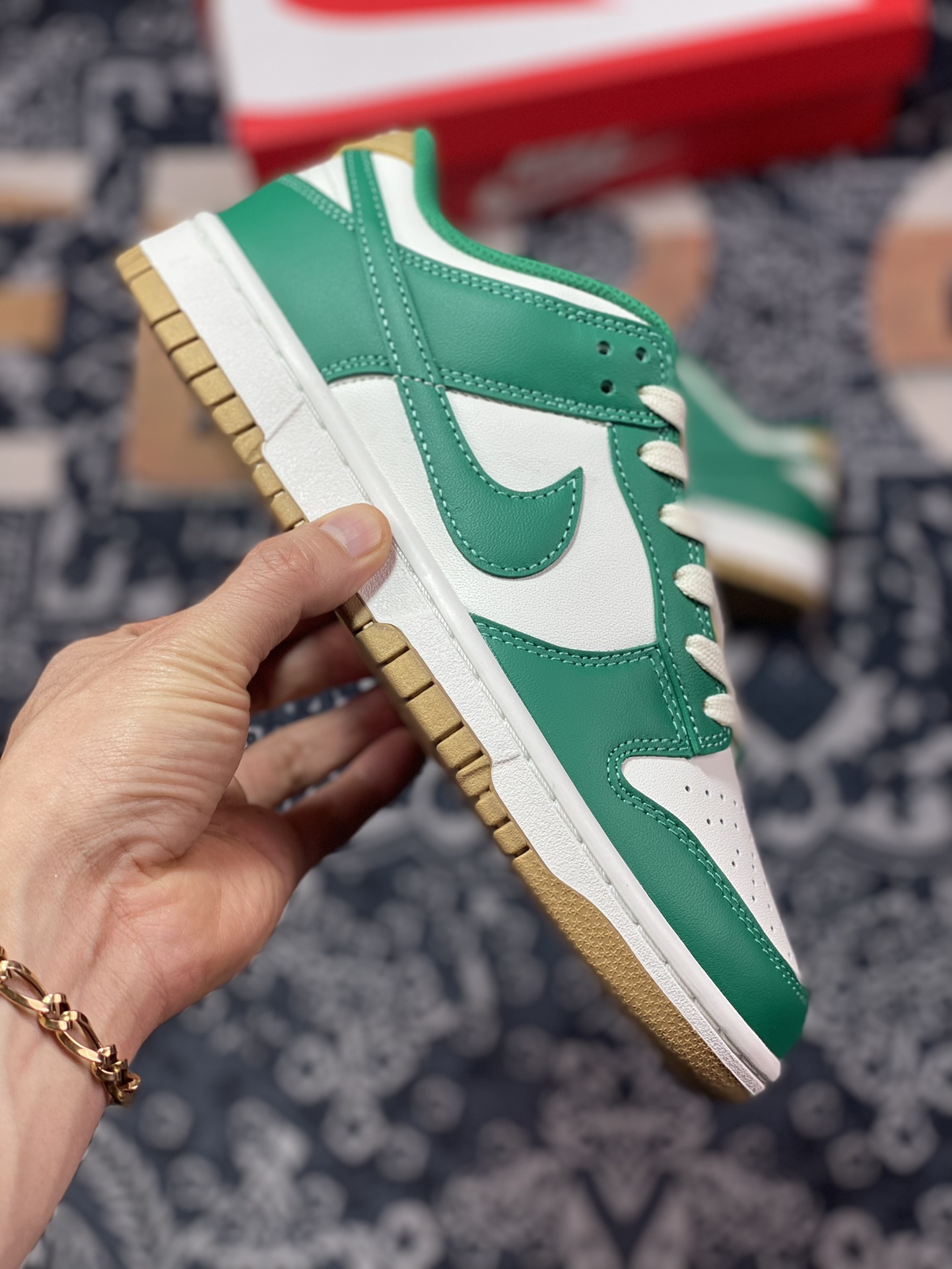 Nike SB Dunk Low”Gold Green”扣篮系列低帮板鞋“白绿金”FB7173-131