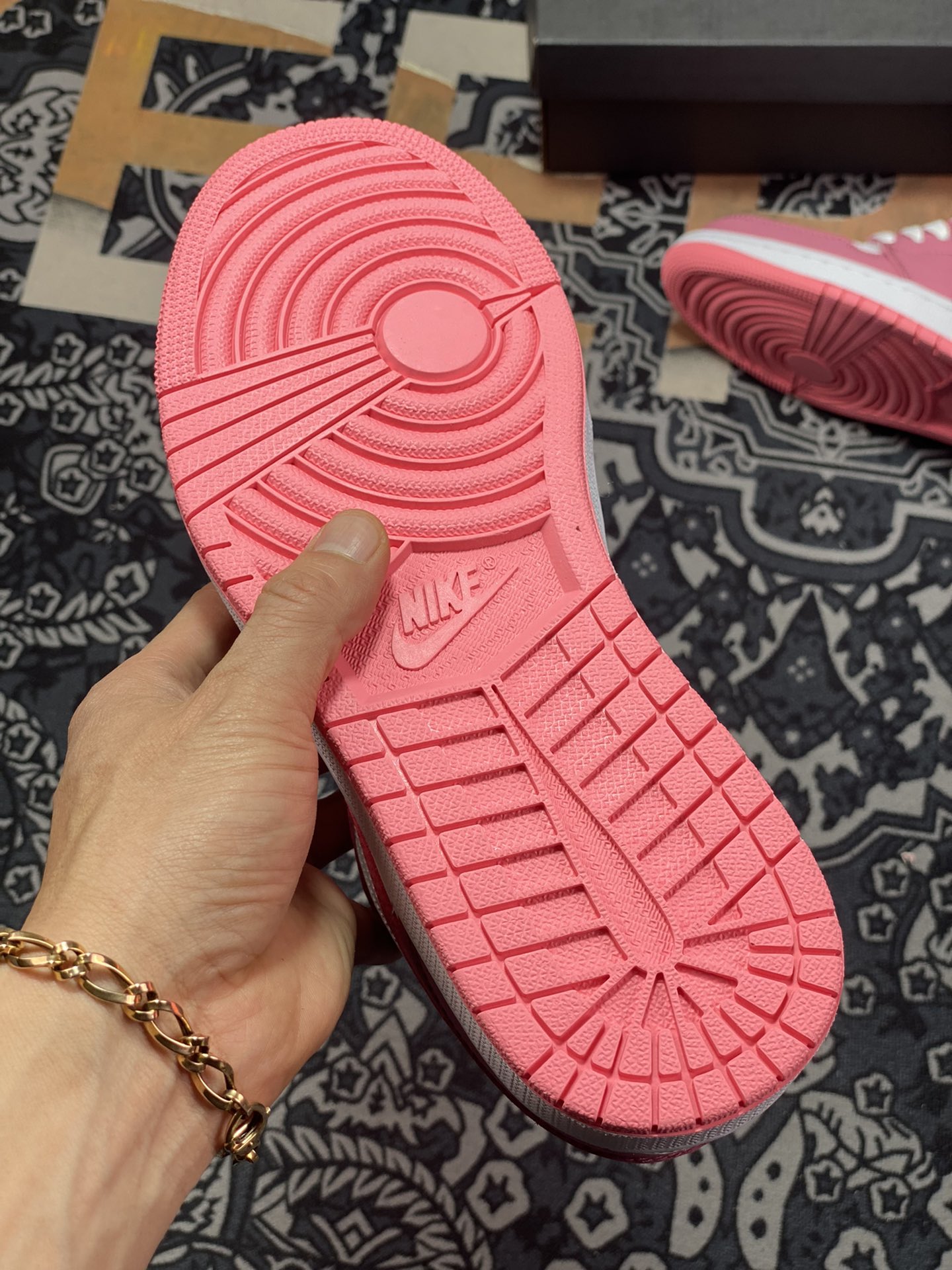 Air Jordan 1 Low 粉白 官方同步新色 553560-616