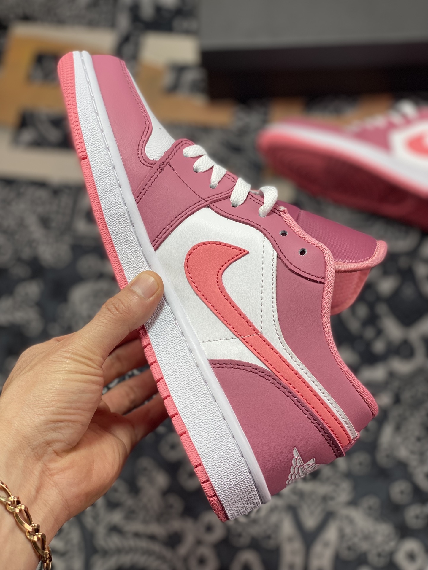 Air Jordan 1 Low 粉白 官方同步新色 553560-616