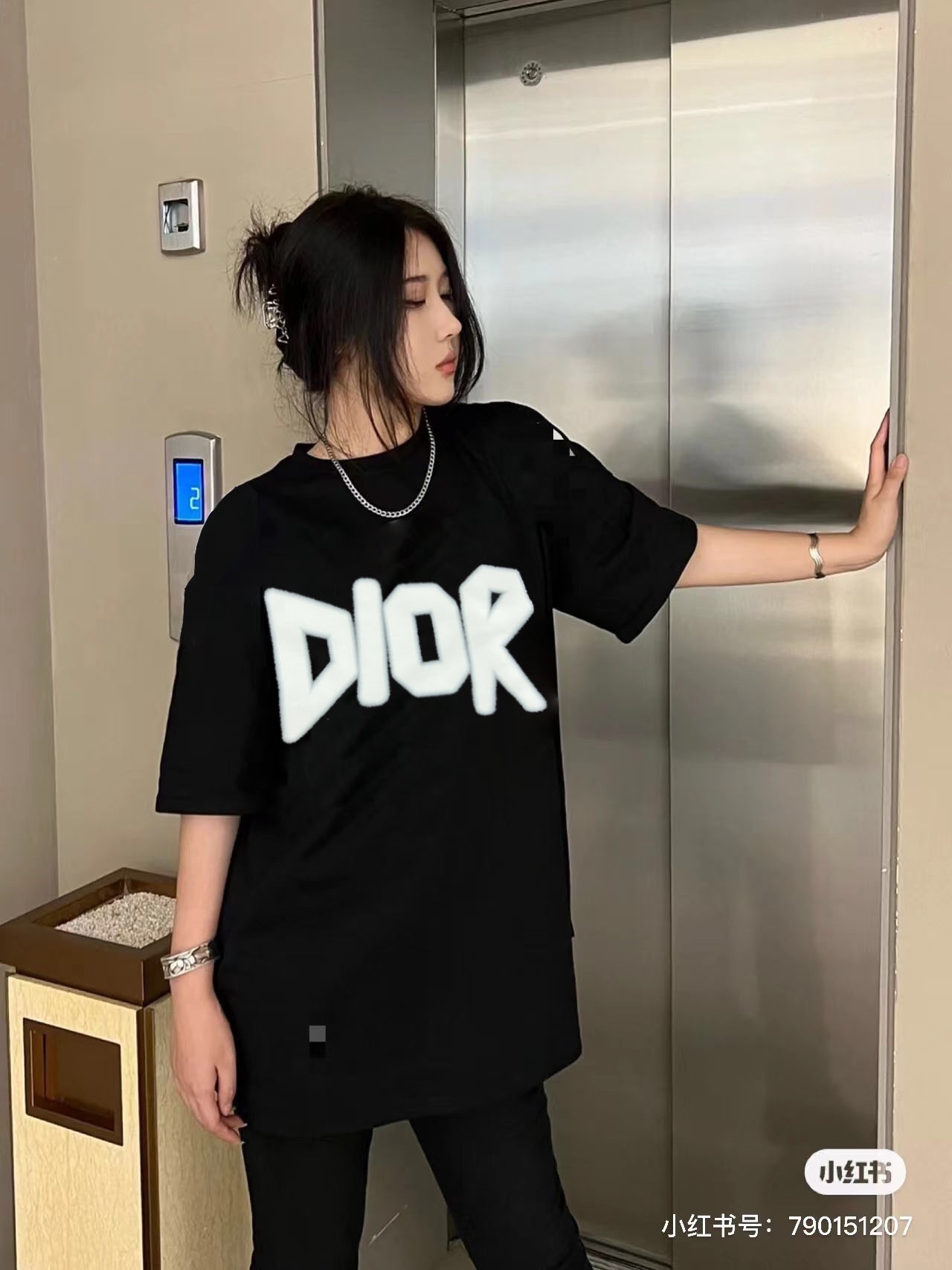 170 DIOR 2023 春夏最新 手绘 字母短袖 xs- L 黑白 明星同款