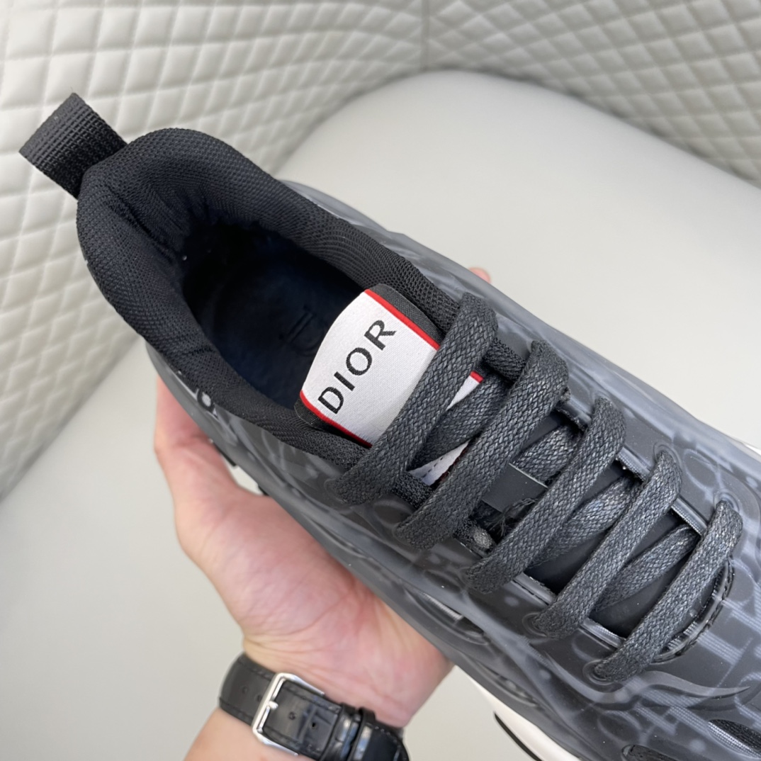 Precio de venta: P200 Marca del producto: Dio* Low-top Sneakers Talla: 38-44 (se puede personalizar 