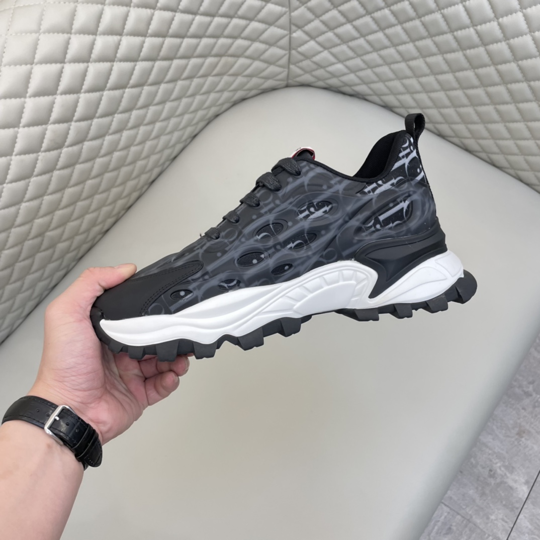 Precio de venta: P200 Marca del producto: Dio* Low-top Sneakers Talla: 38-44 (se puede personalizar 