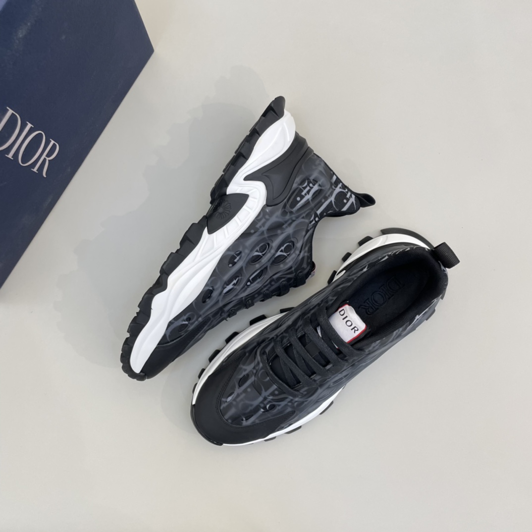 Precio de venta: P200 Marca del producto: Dio* Low-top Sneakers Talla: 38-44 (se puede personalizar 