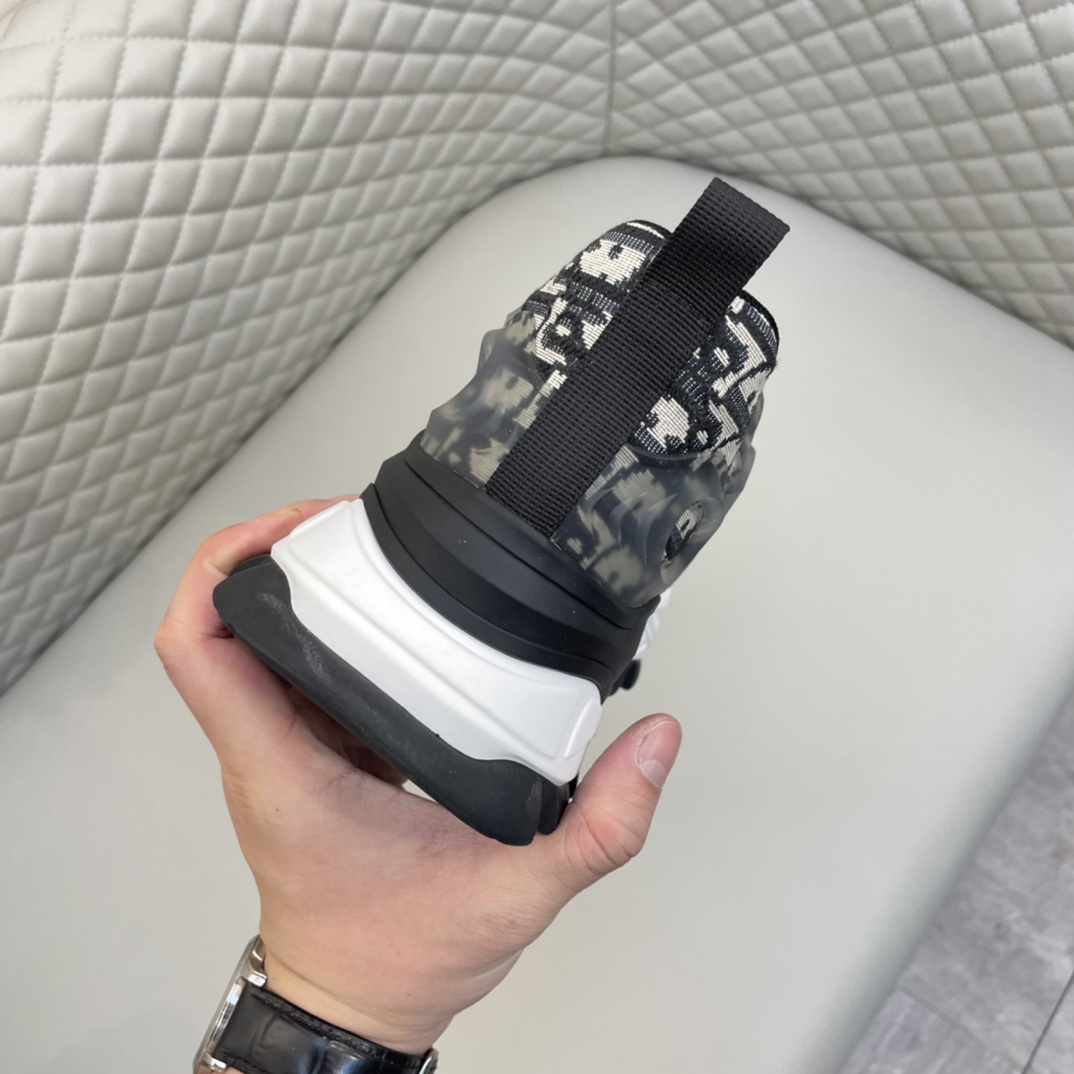 Precio de venta: P200 Marca del producto: Dio* Low-top Sneakers Talla: 38-44 (se puede personalizar 